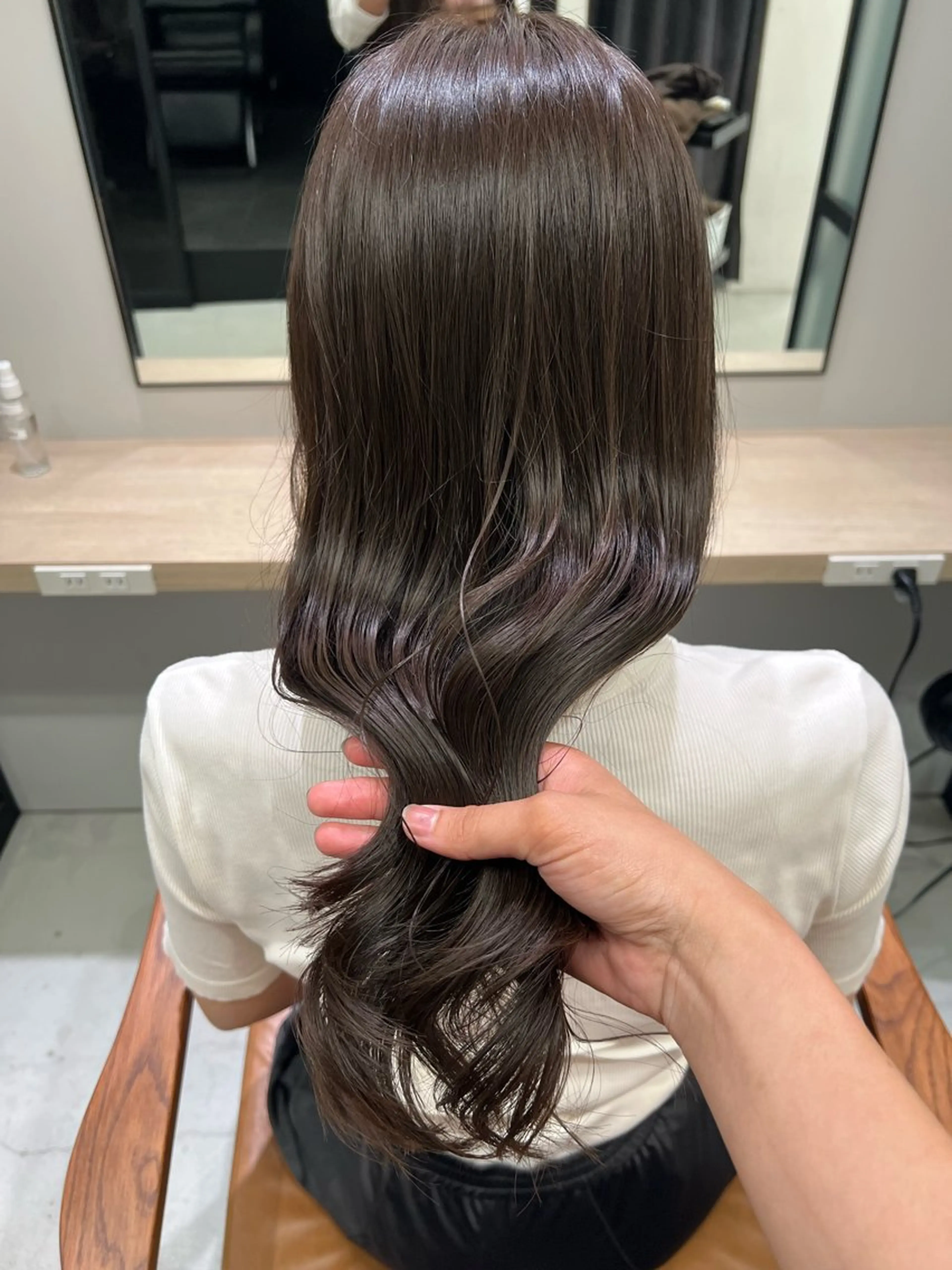 ロング カラー グレージュ Vélua/miiu所属・韓国束感まつ毛 /Takaのマツエク・マツパデザイン