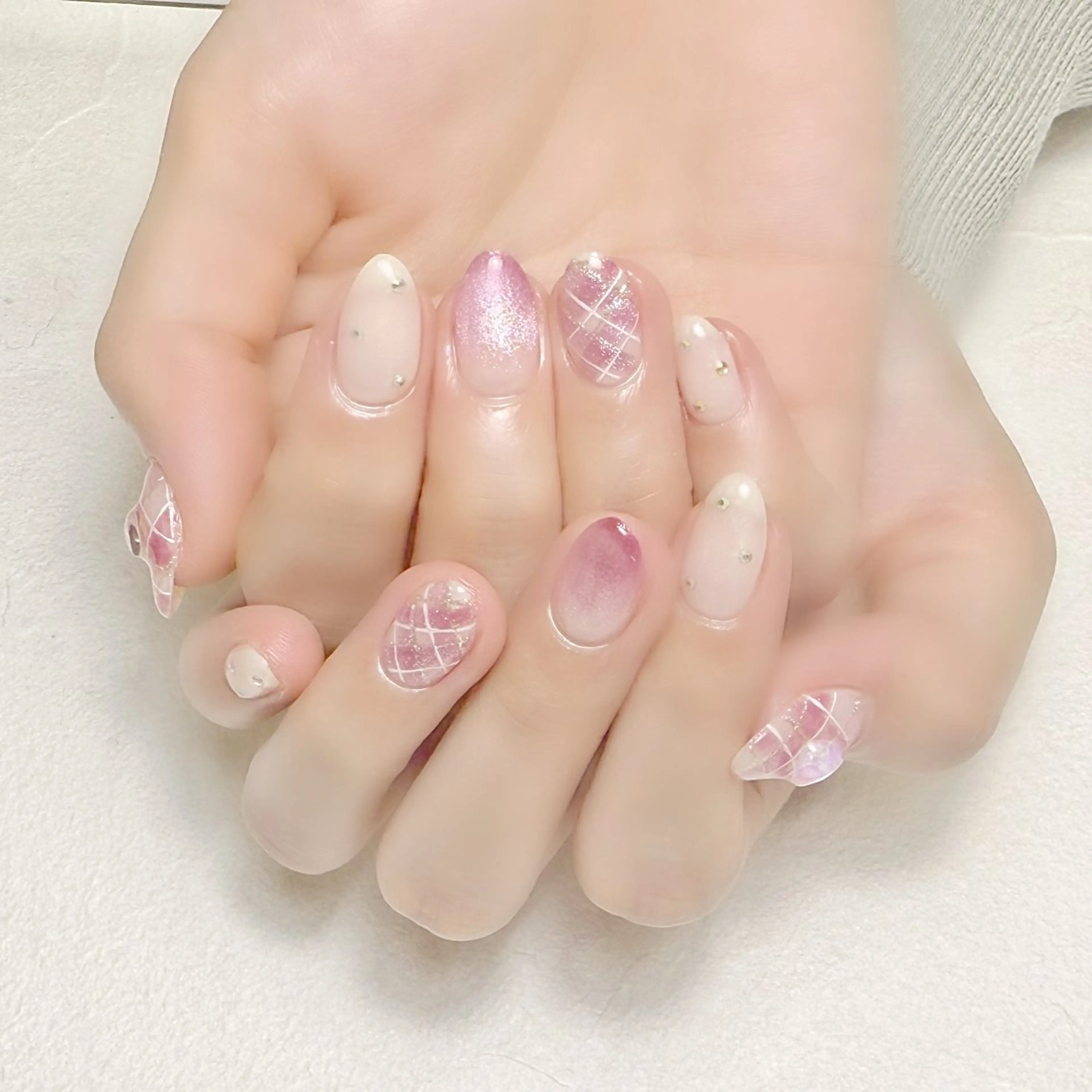 ネイル グラデーション キラキラネイル マグネットネイル 冬ネイル rouse nail RISATOのネイルデザイン
