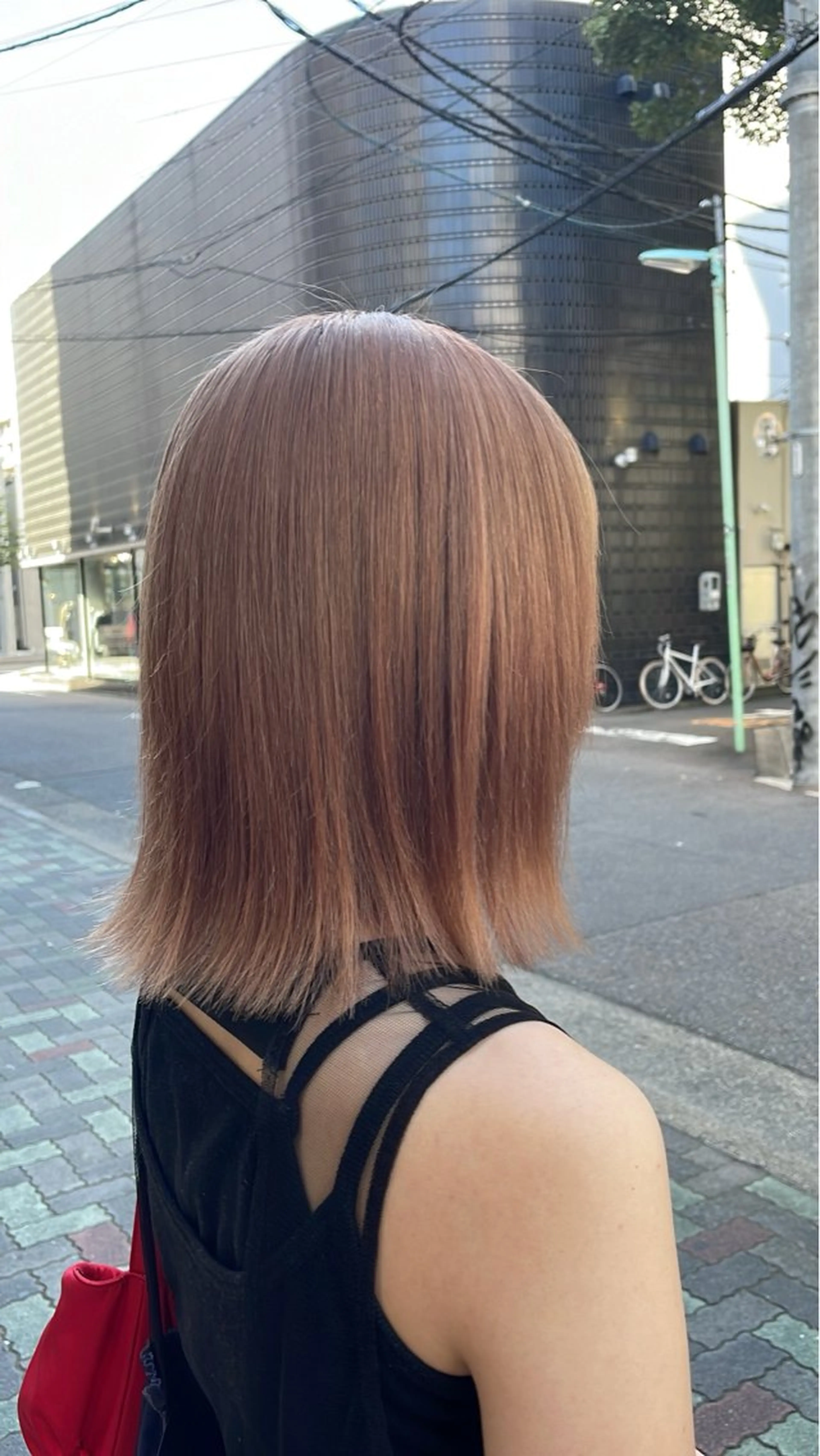 ショート カラー ブリーチ グレージュ ミルクティーグレージュ ブリーチ/髪質改善/ ハイトーン/暖色のヘアスタイル