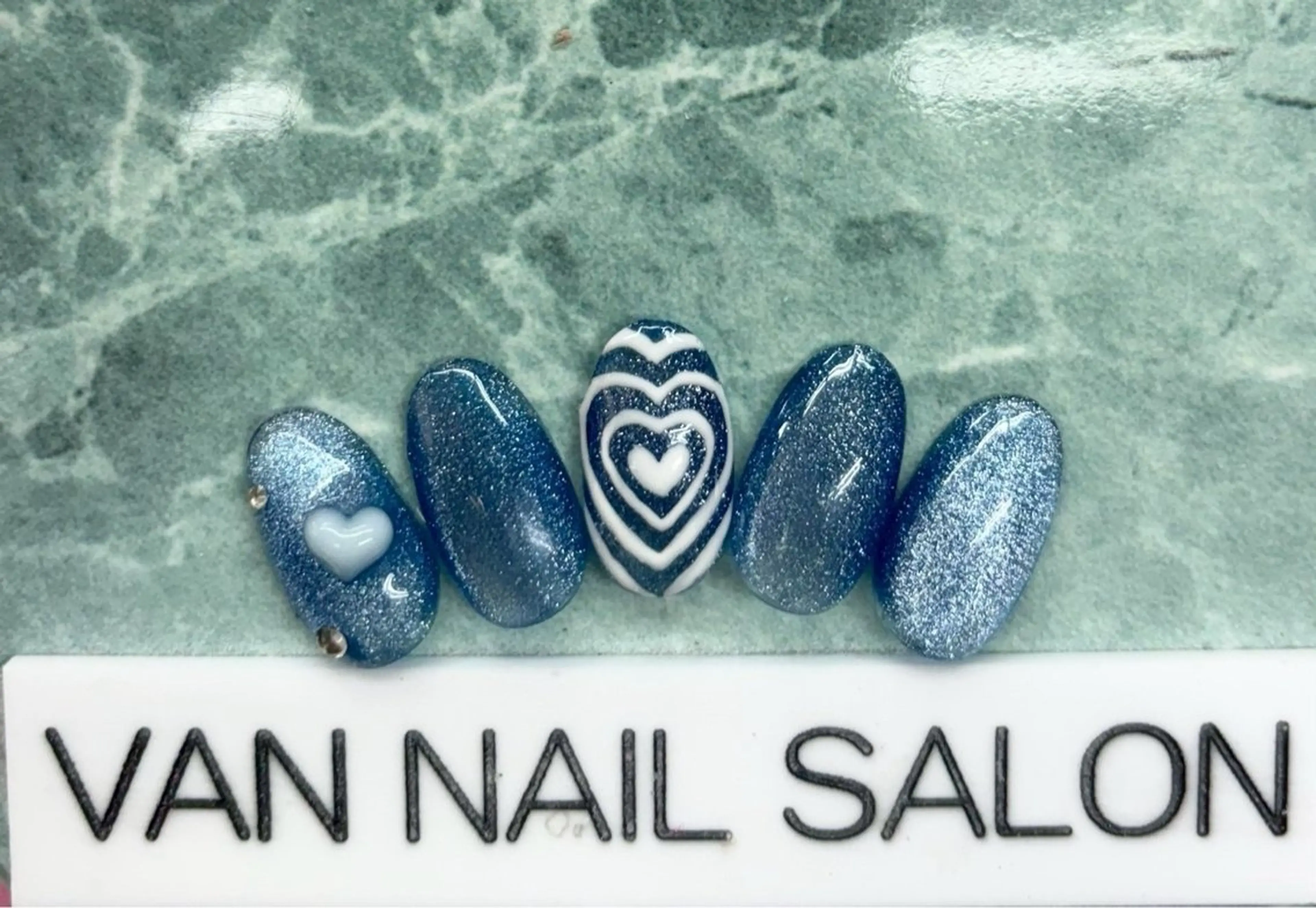 ネイル ハート マグネットネイル Van Nail Salonのネイルデザイン