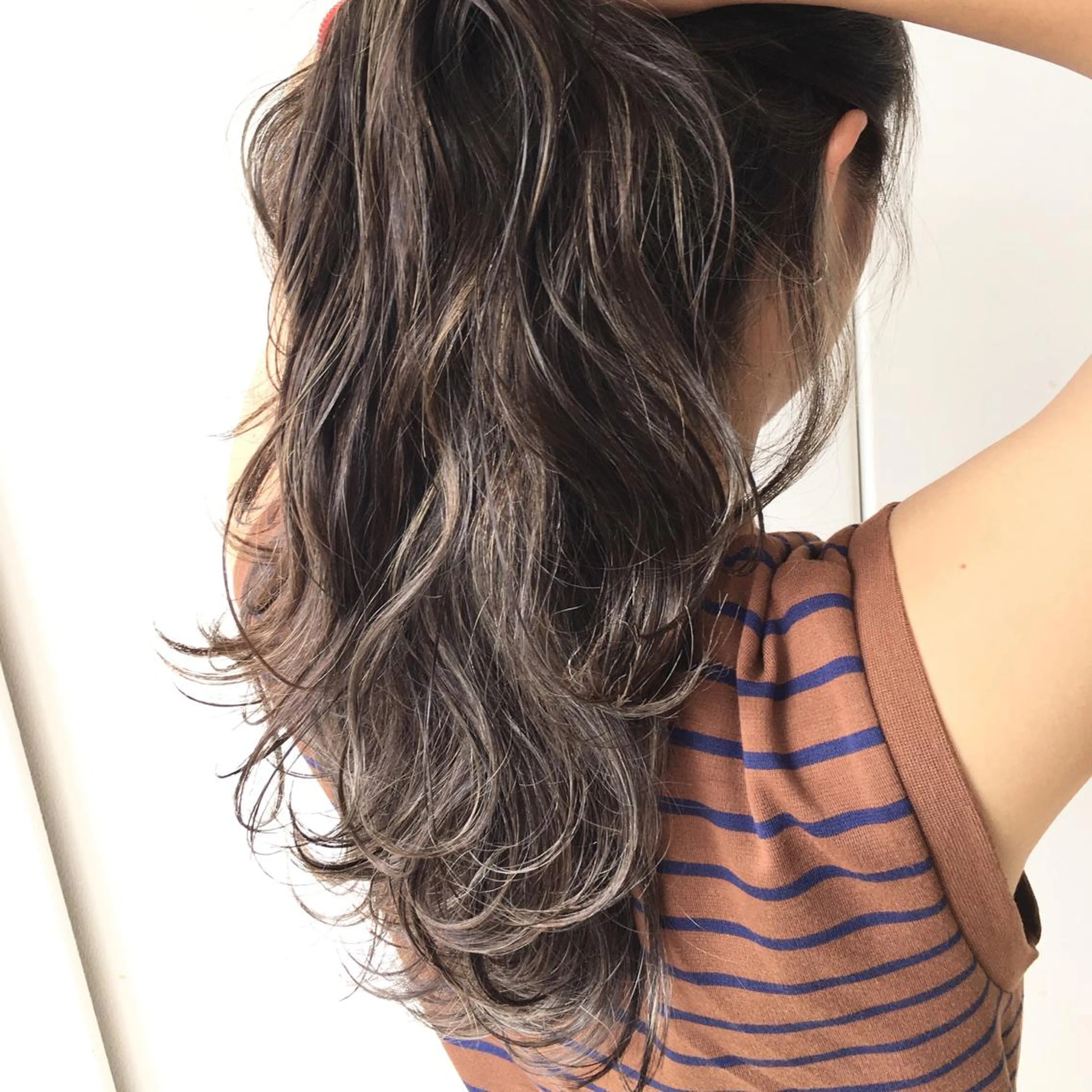 セミロング タカハシ ユウキのヘアスタイル