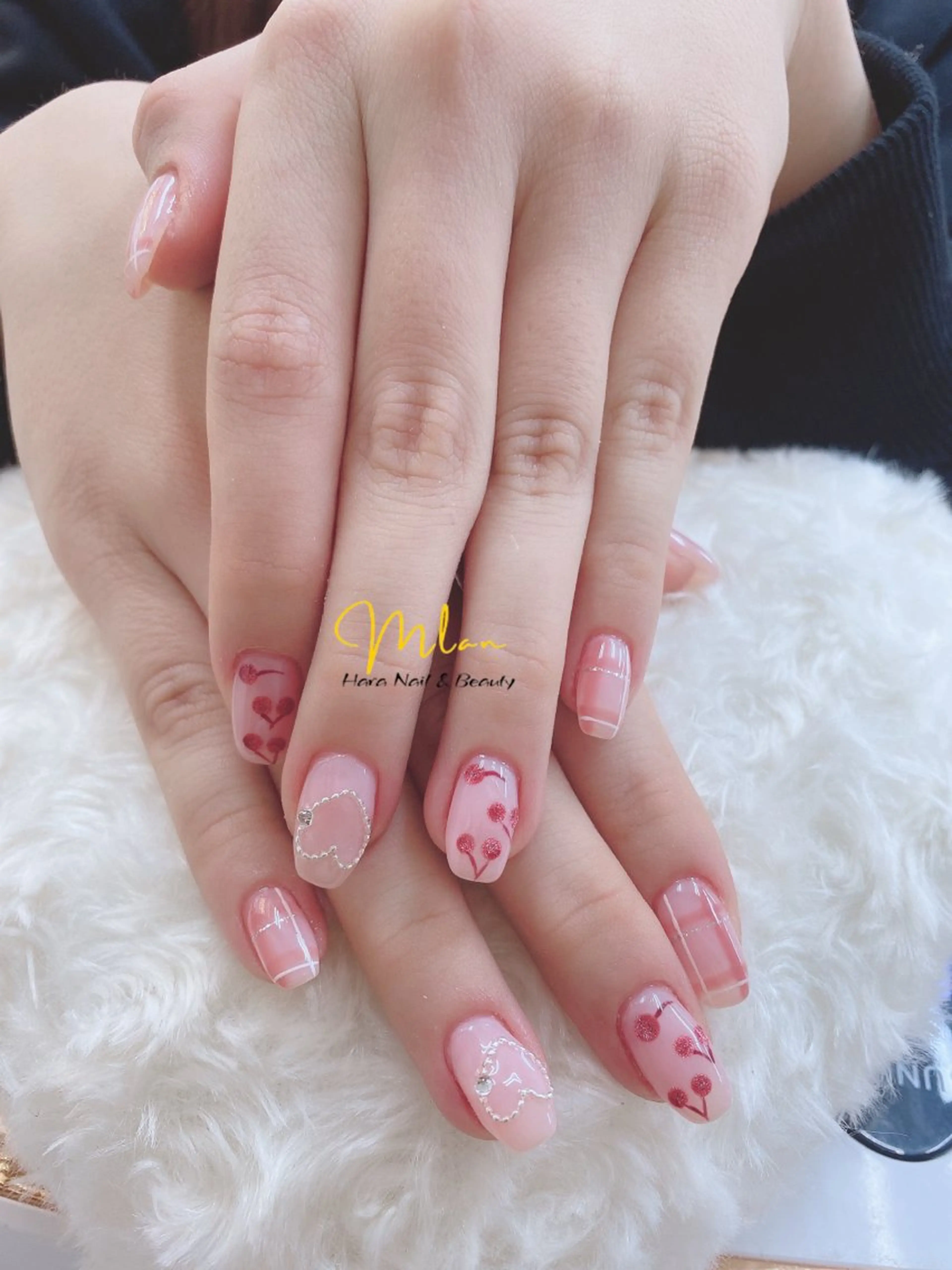 ネイル フレンチネイル グラデーション キラキラネイル 韓国ネイル ラメ(グリッター) ハンドネイル Mlan Nailのネイルデザイン
