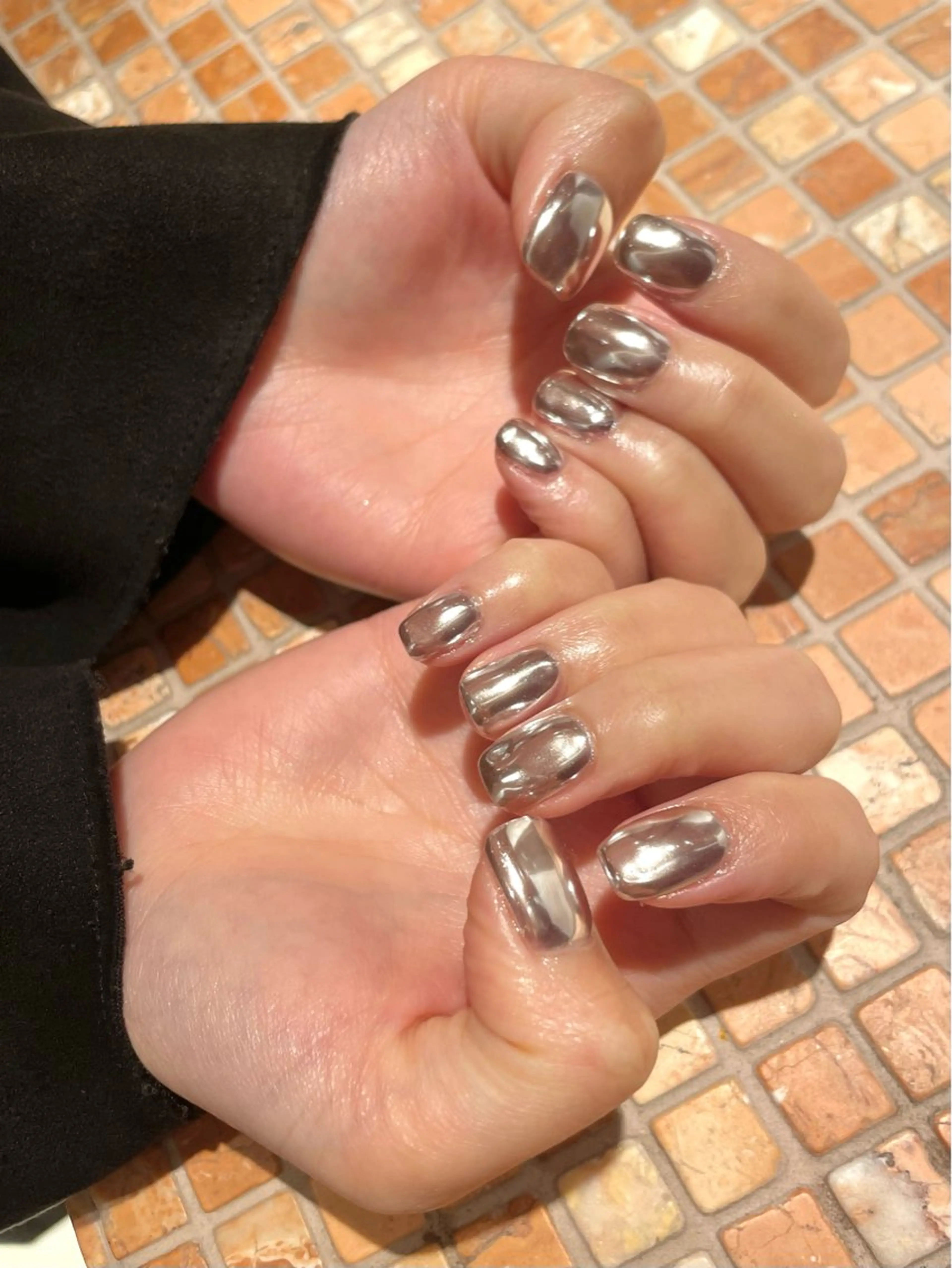 ネイル ミラーネイル シルバー ハンドネイル 堀内 美里のネイルデザイン