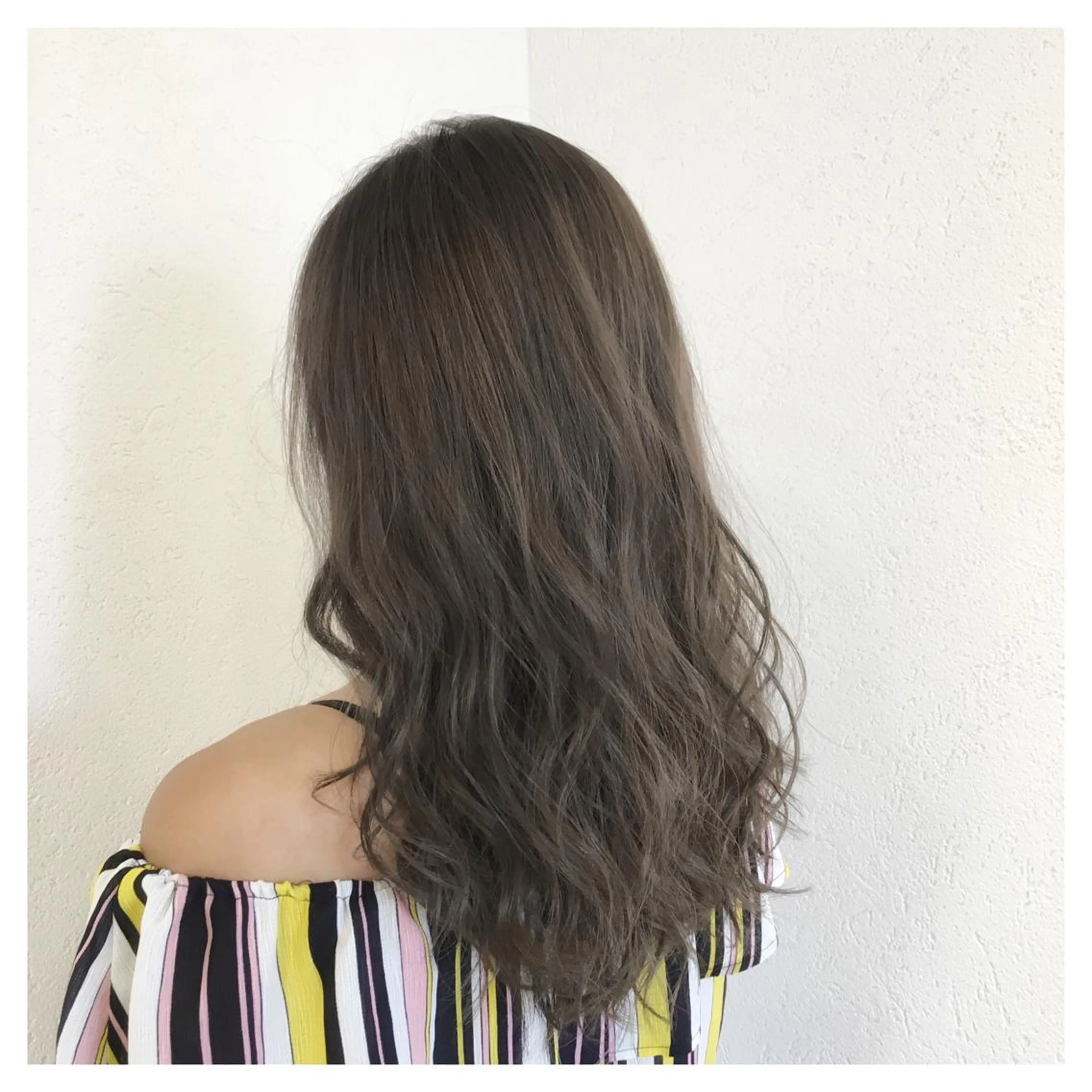 ロング カラー イルミナカラー biscohair 髪にドラマを。のヘアスタイル