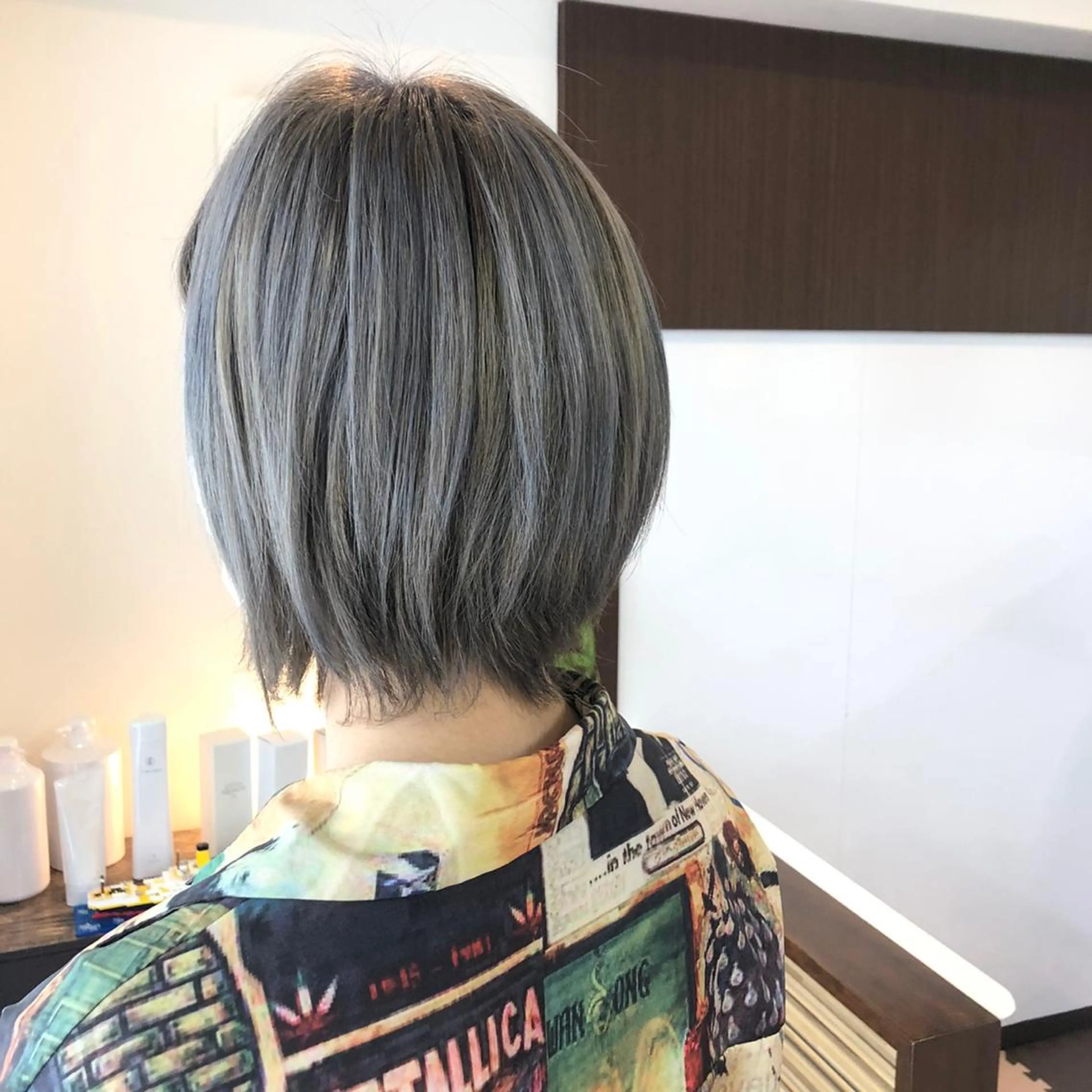 ショート カラー 堀内 七海のヘアスタイル