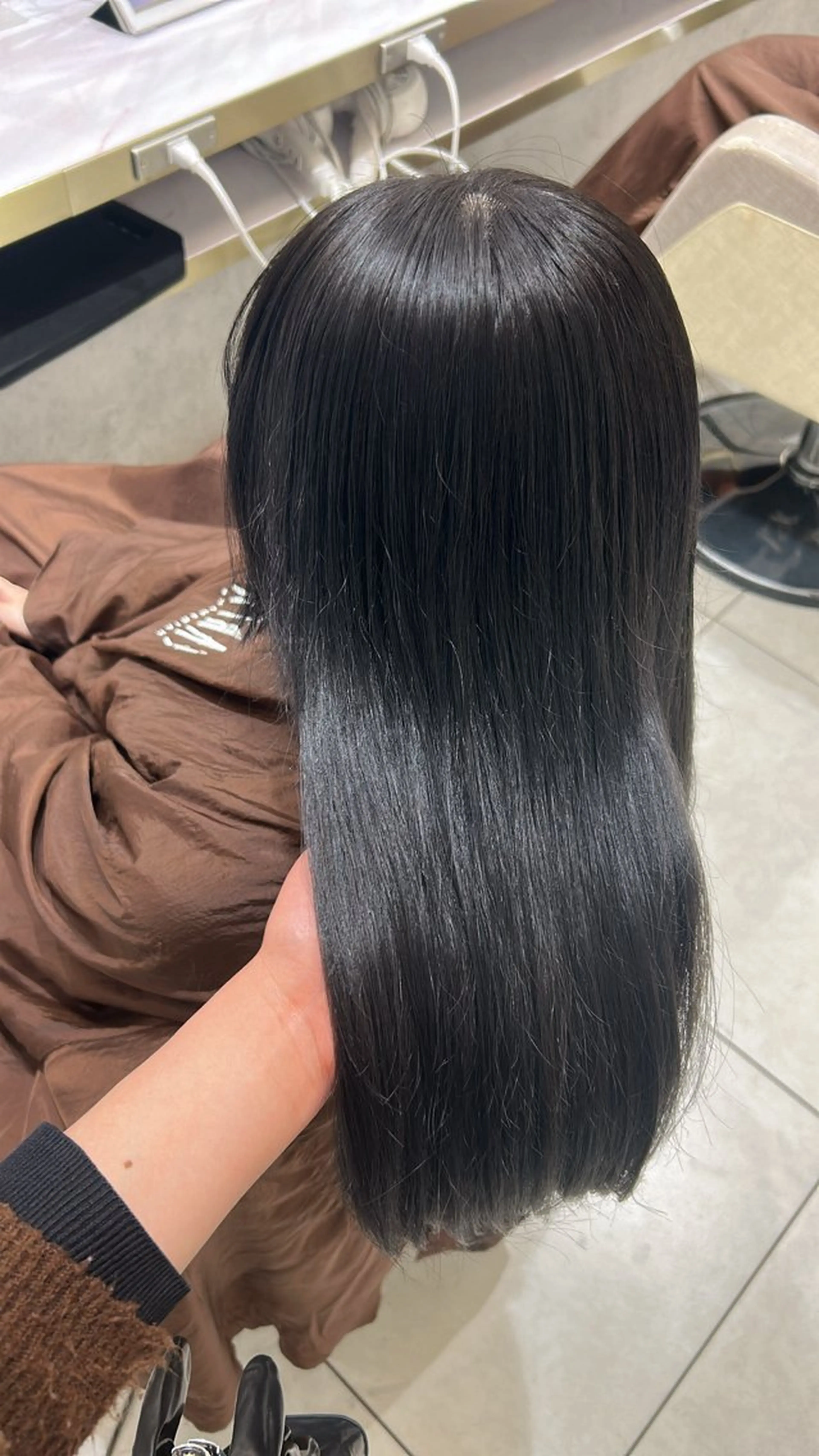 カラー 根本 美咲のヘアスタイル