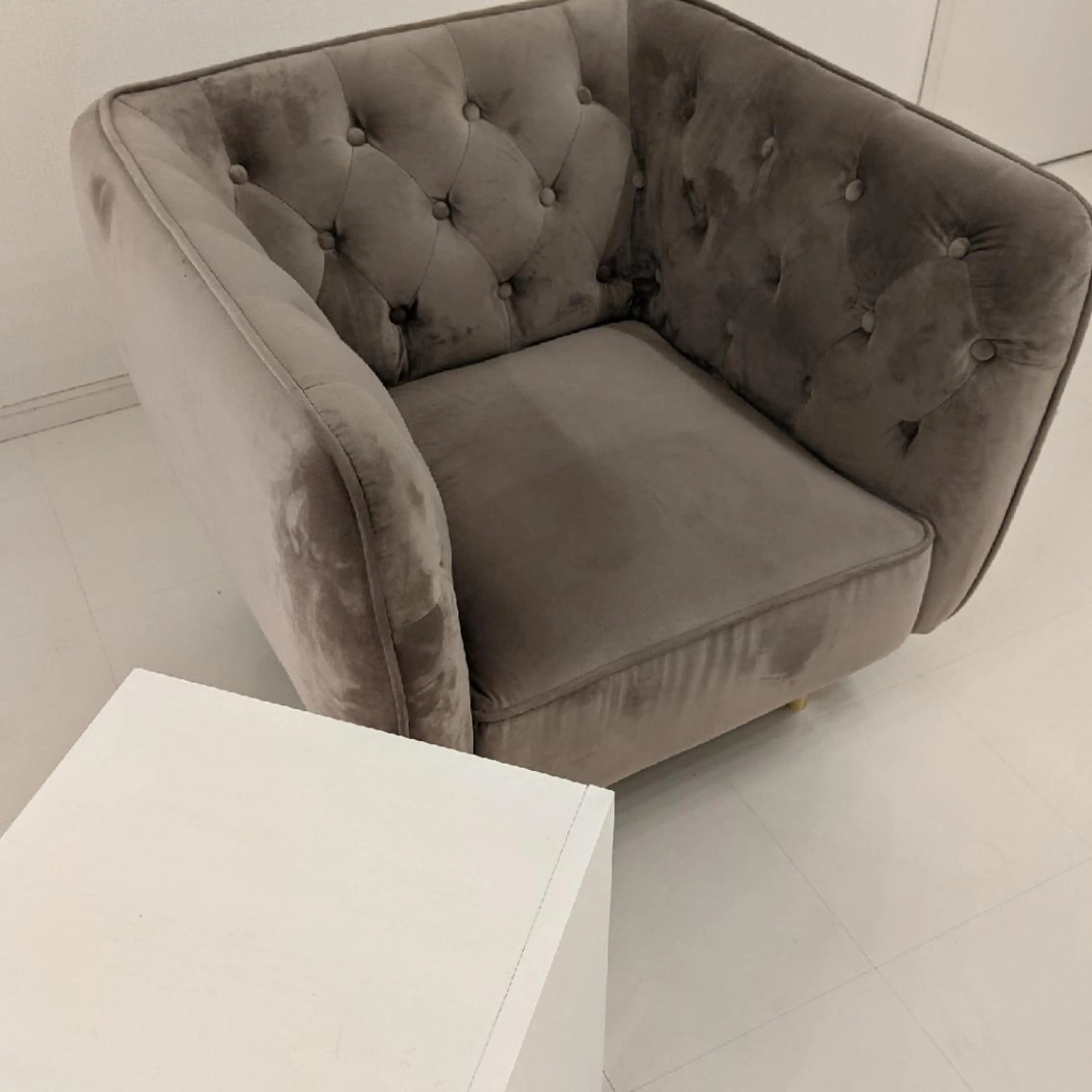 整体エステ　NEW ME所属・深層リンパオイル/小 顔とドライヘッドスパのエステ・リラクイメージ