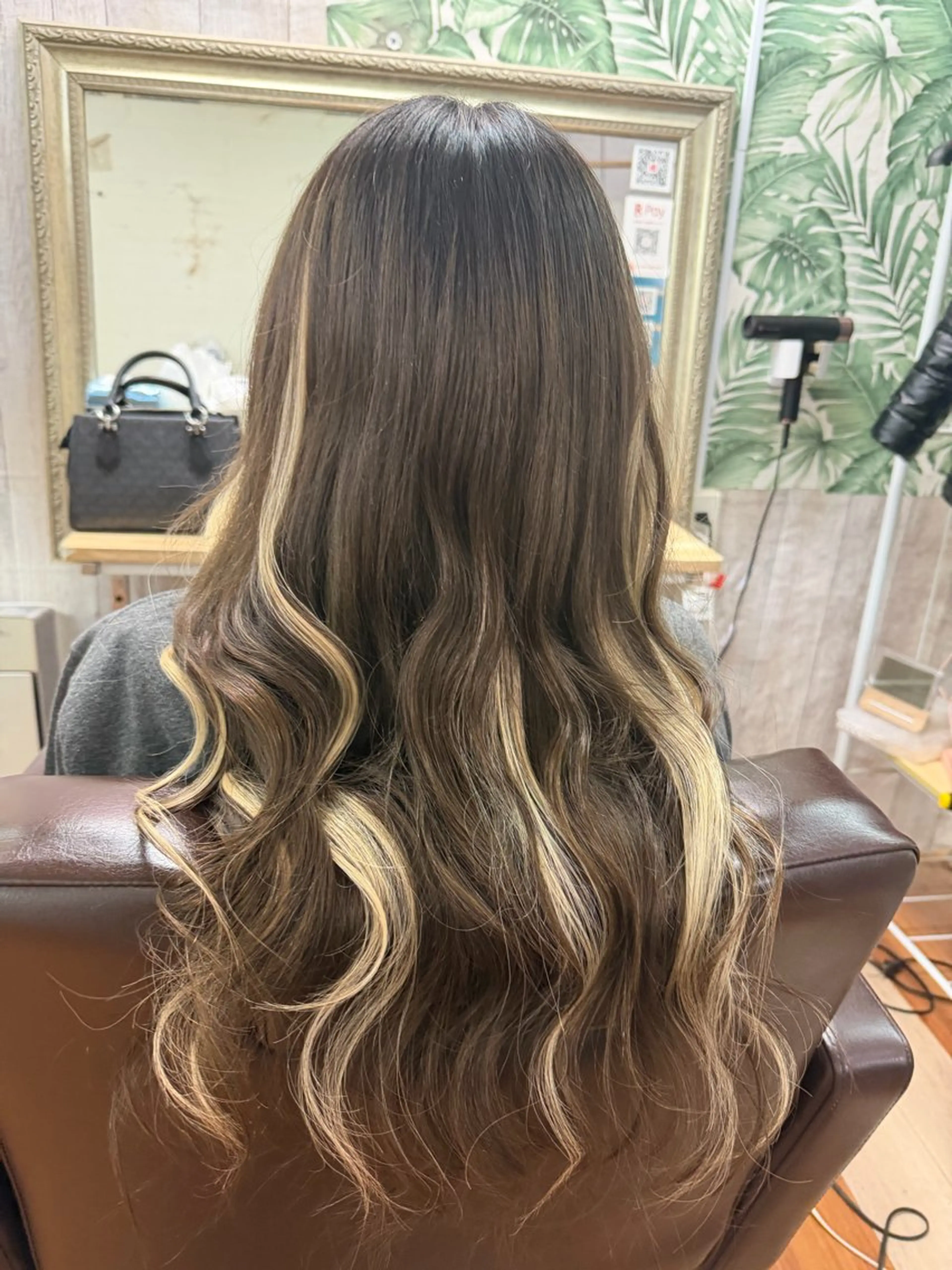 ロング エクステ ALOHA所属・川本 葵のヘアスタイル