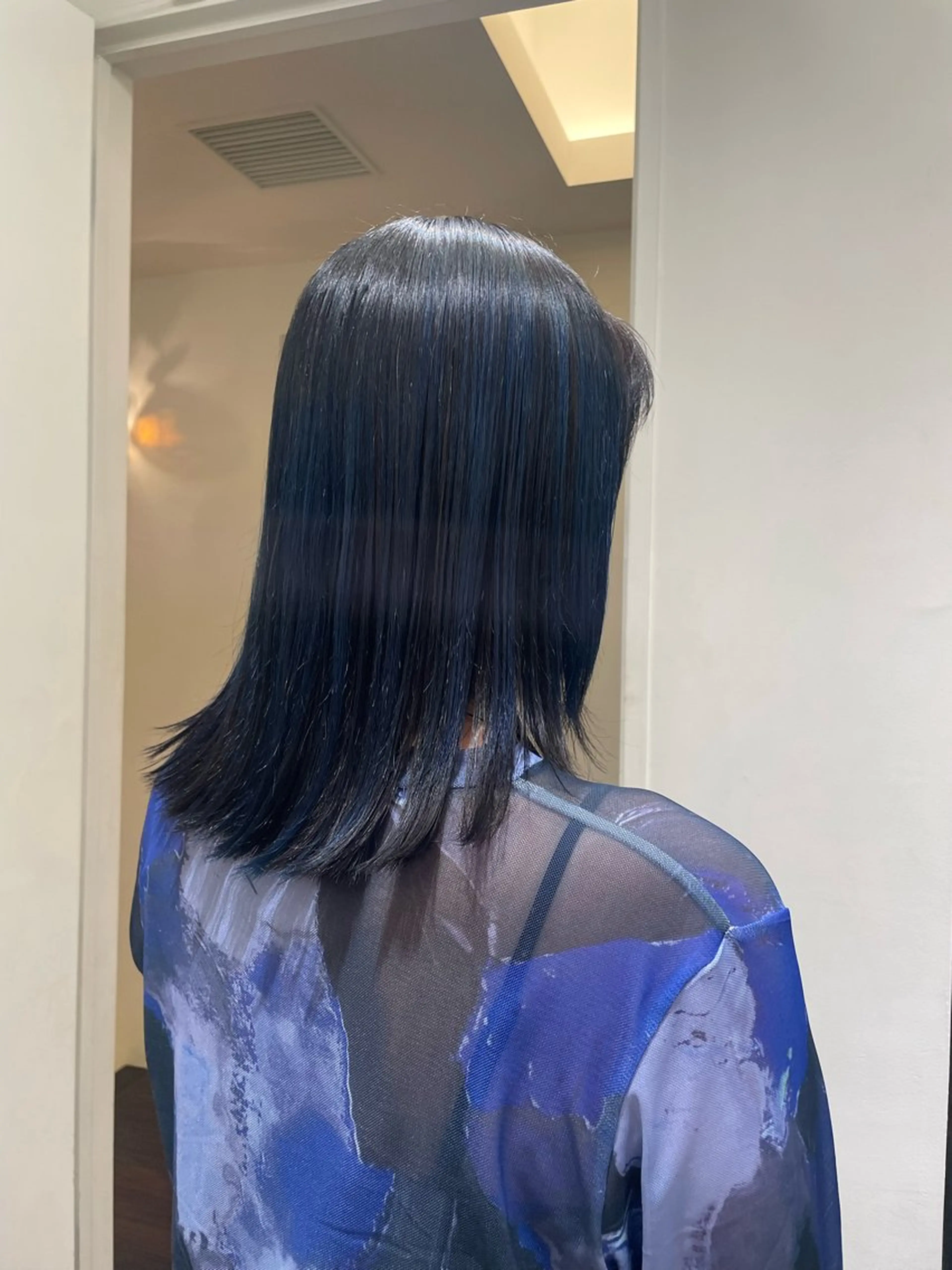 セミロング カラー ブルーカラー ハイライトカラー ハイライト リカ/ハイトーン ・オリーブ🍀のヘアスタイル