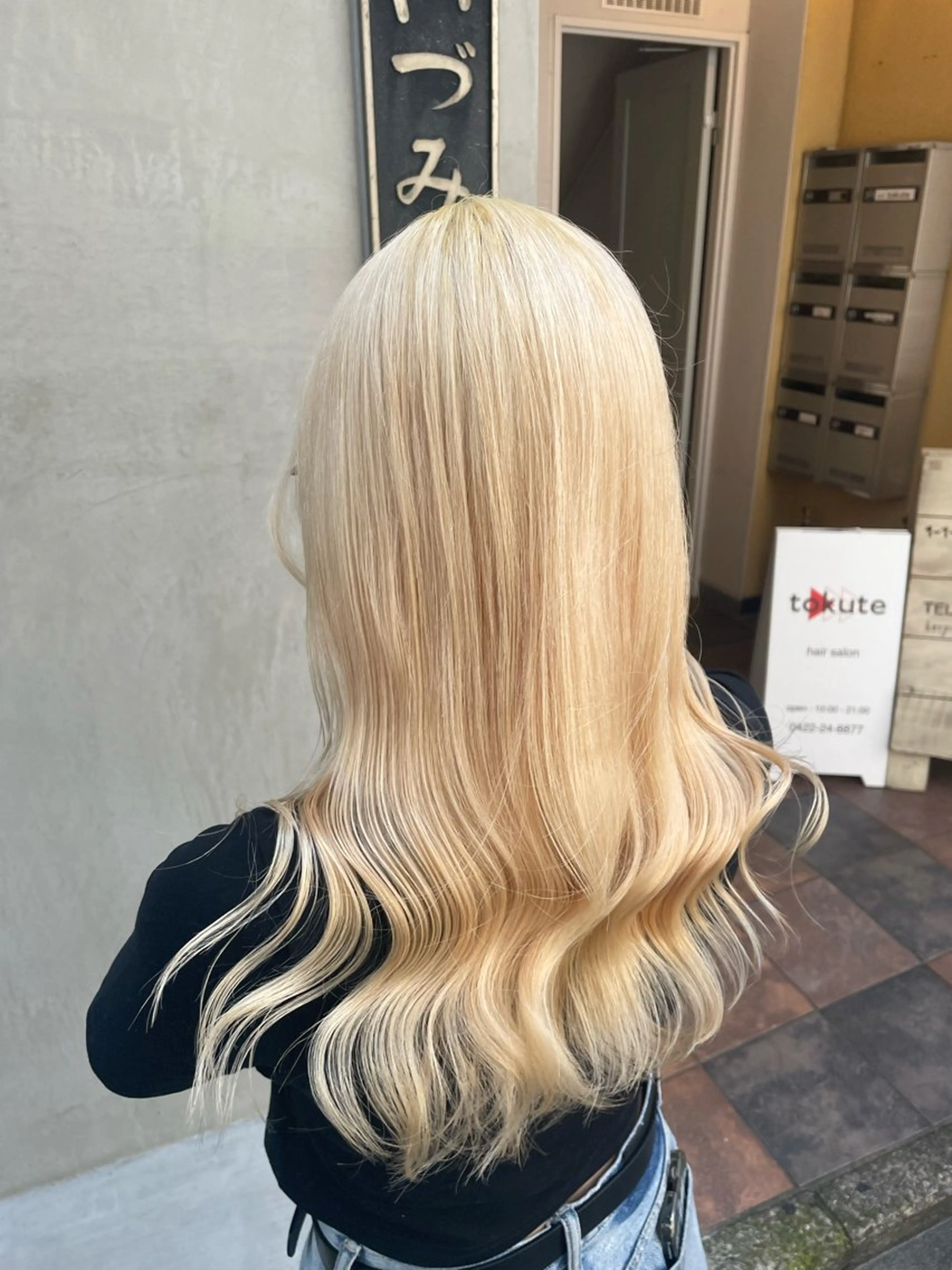 ロング ヘアカラー tokute 中野真咲🐺のヘアスタイル