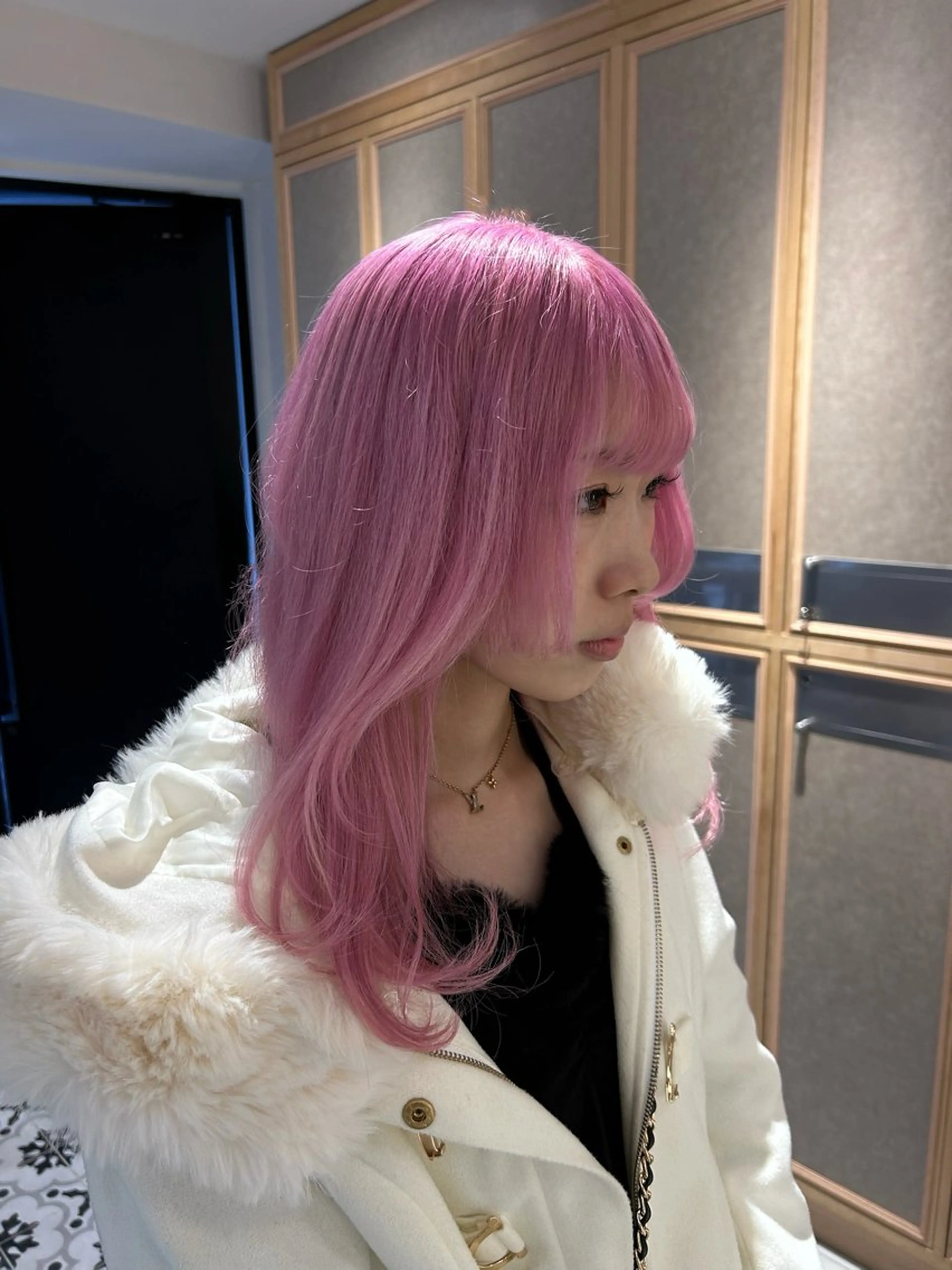 カラー ブリーチ ハイトーンカラー ピンクカラー ホワイトピンク ヘアカラー トリートメント ヘッドスパ ヘアセット miko🪽地毛風/ ハイトーン/レイヤーのヘアスタイル