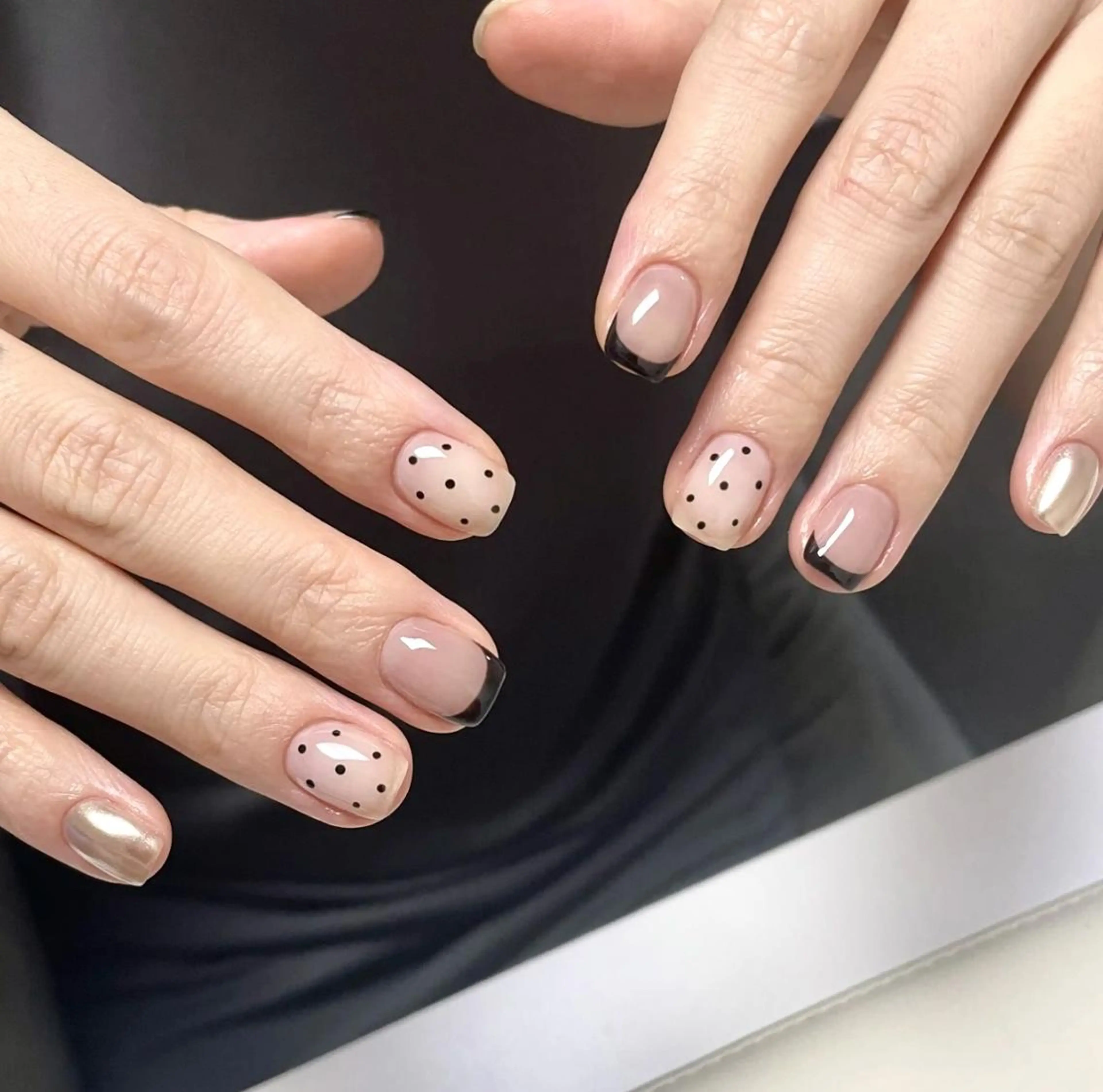 ネイル ハンドネイル RAFFINE 月🦋🩵のネイルデザイン