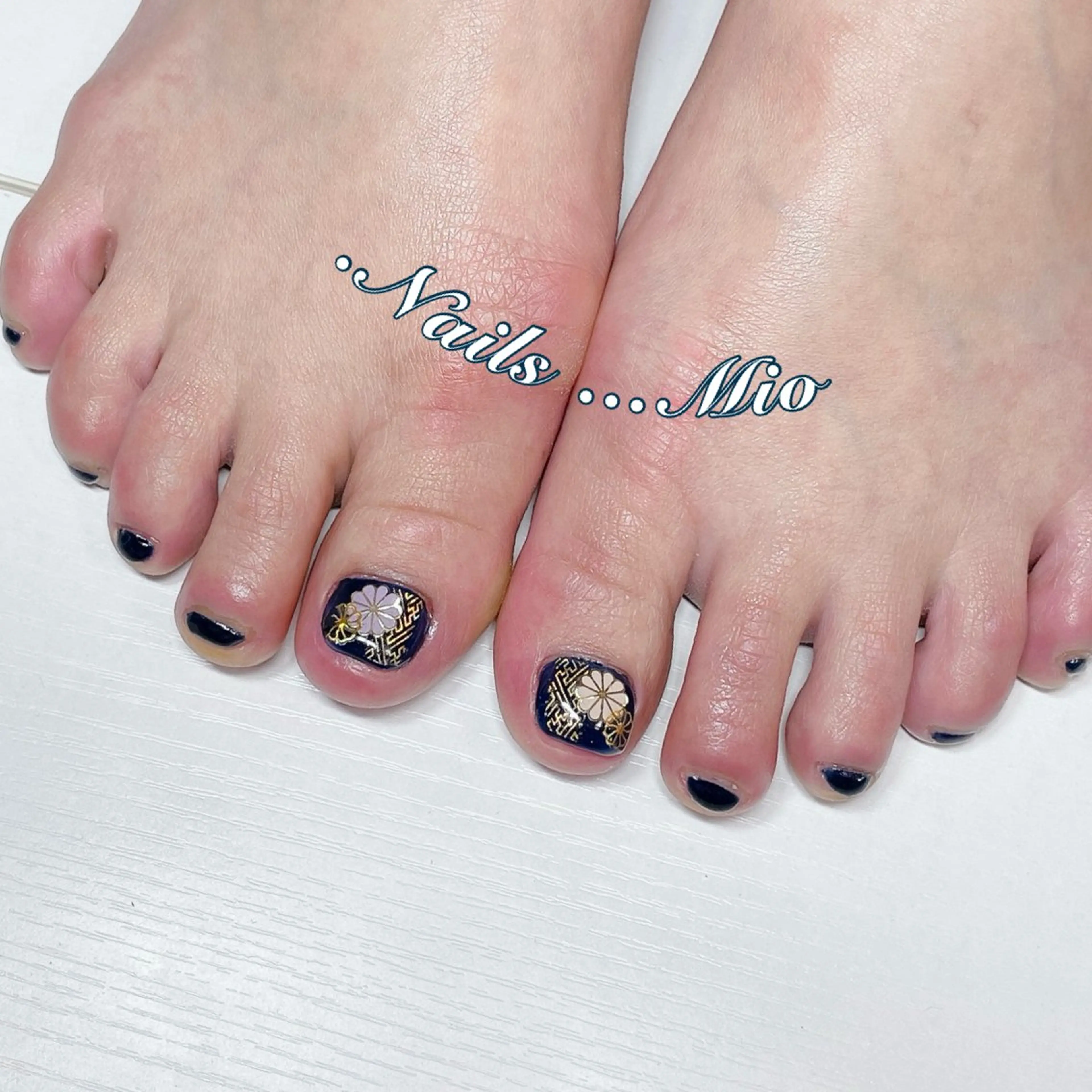 ネイル フットネイル ジェルネイル ワンカラーネイル フットネイル .Nails Mio 赤羽西ネイルサロンのネイルデザイン