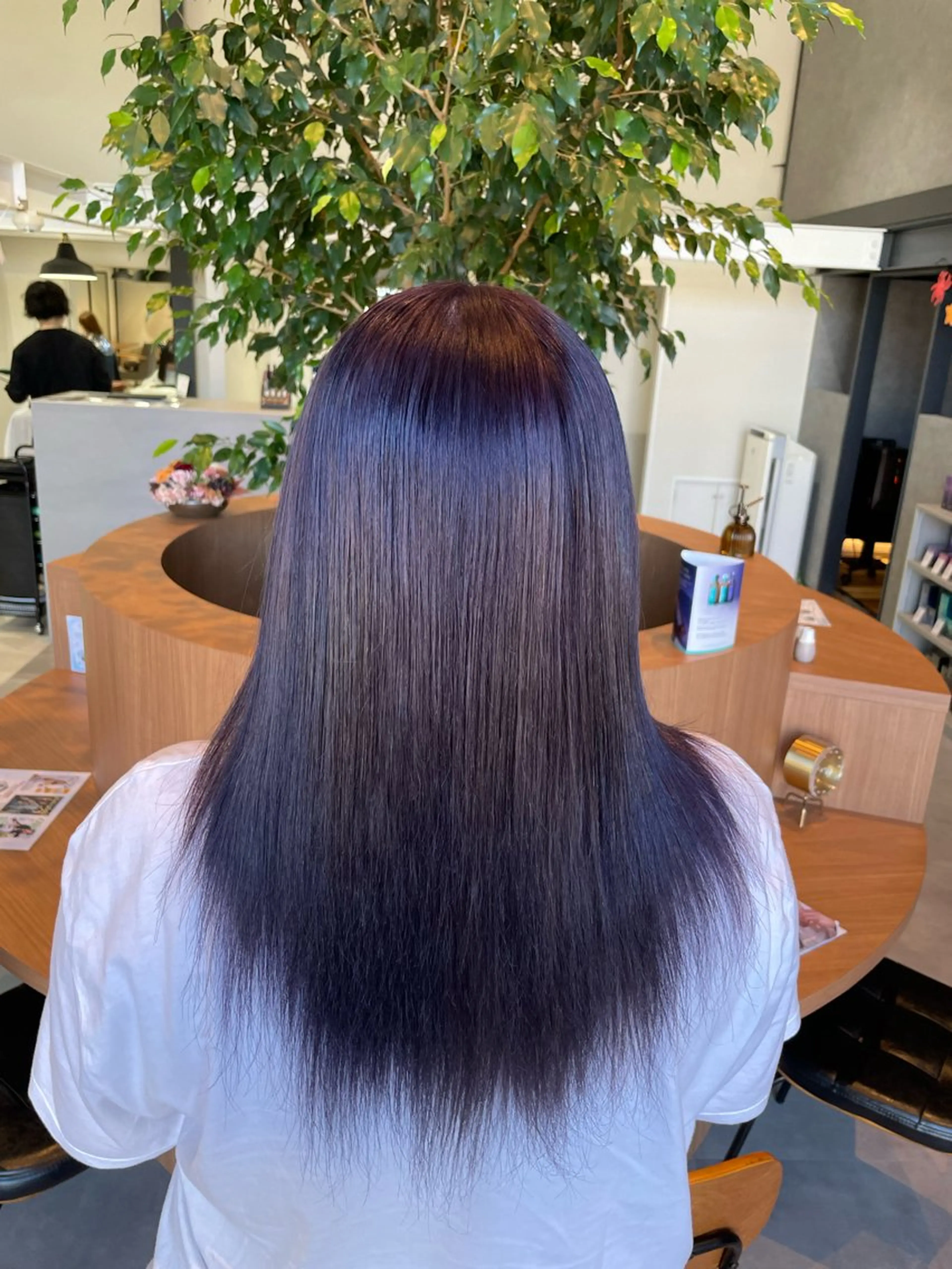 セミロング カラー ブリーチ ラベンダーカラー ヘアカラー ayaka |トレンドヘアのヘアスタイル