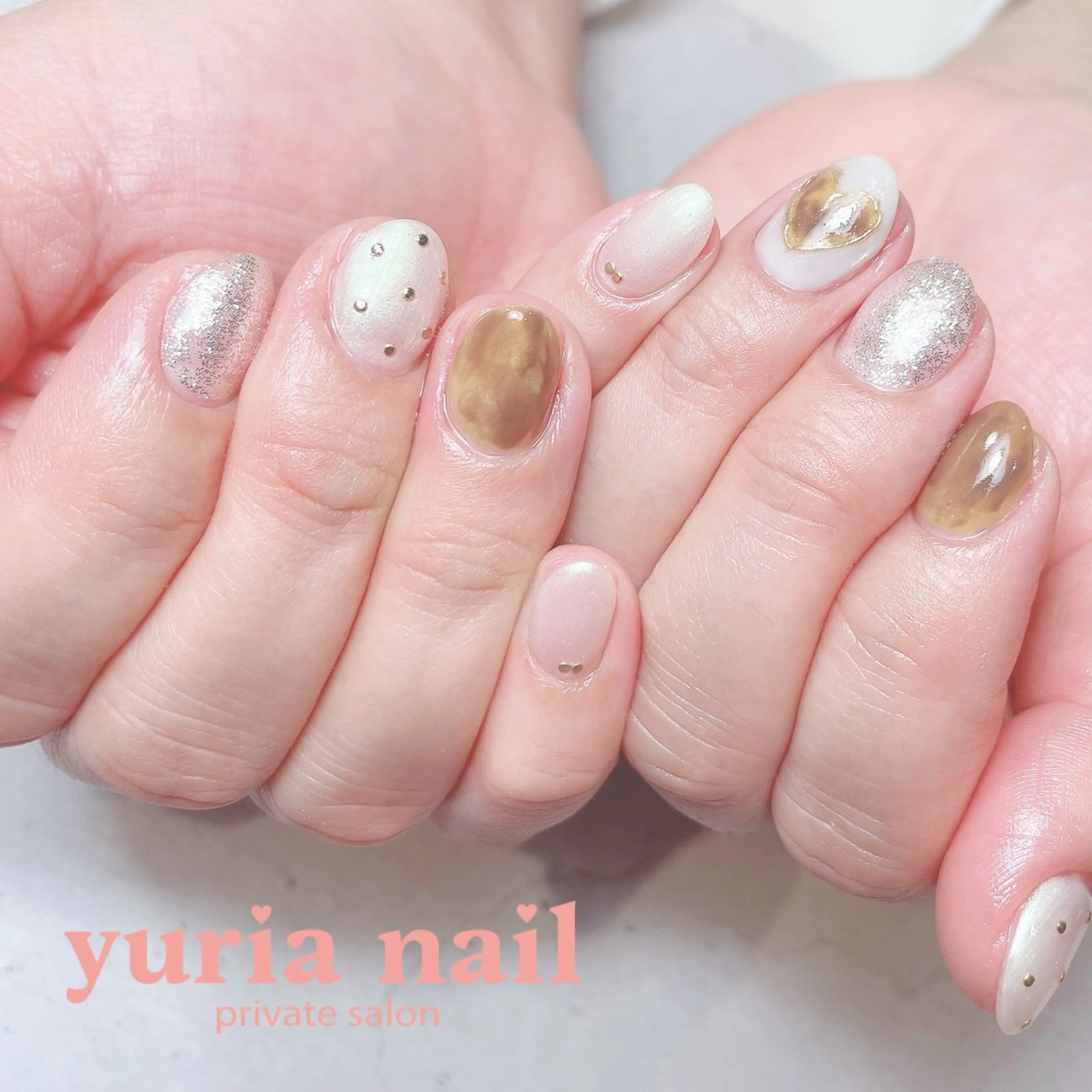 ネイル べっ甲ネイル ジェルネイル ゴールド ハート ミラーネイル ハンドネイル 小林 ゆりあのネイルデザイン