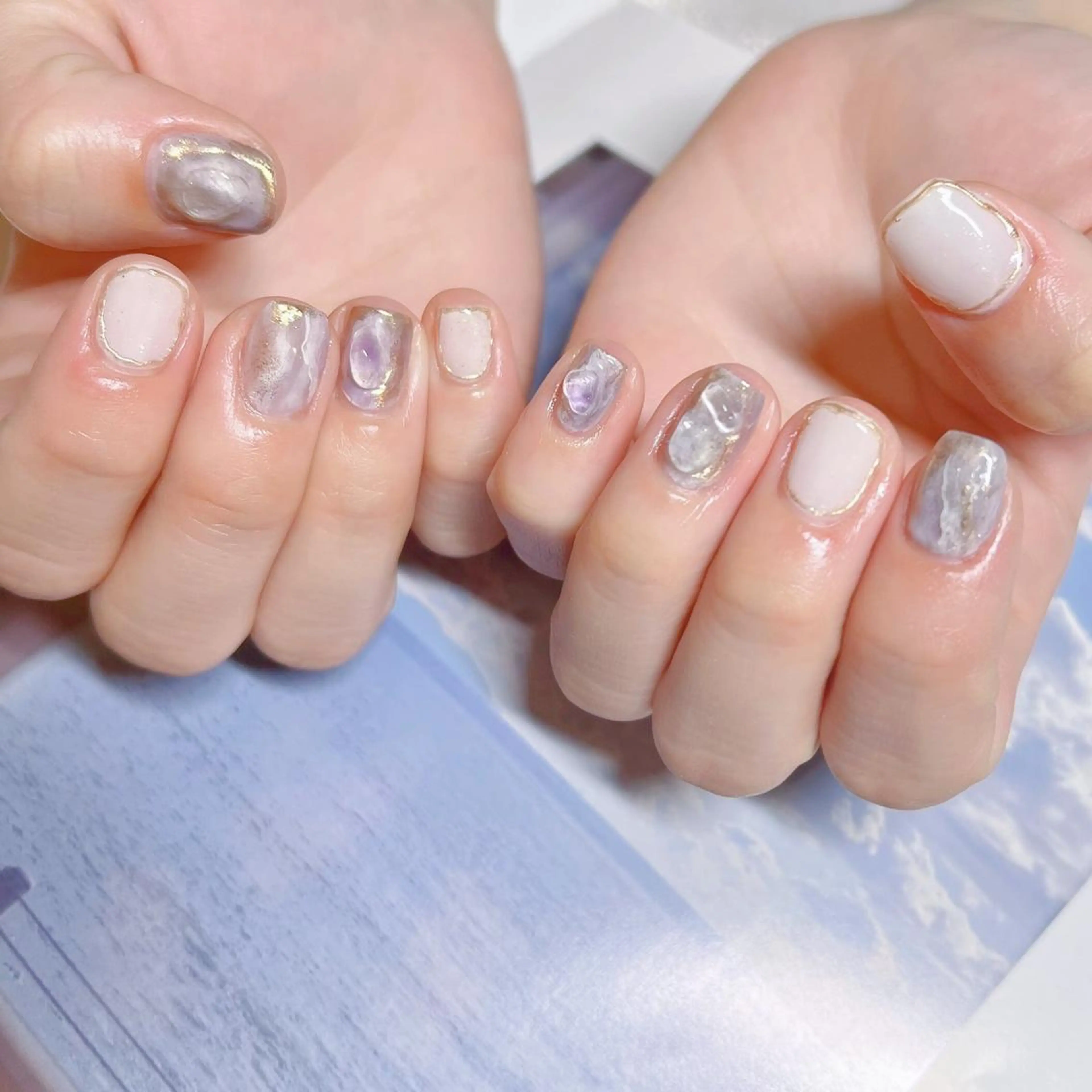 ネイル オーロラネイル フットネイル フレンチネイル ジェルネイル 韓国ネイル ハンドネイル ハンドケア 【ENサロン】 Rei🎀Nailのネイルデザイン