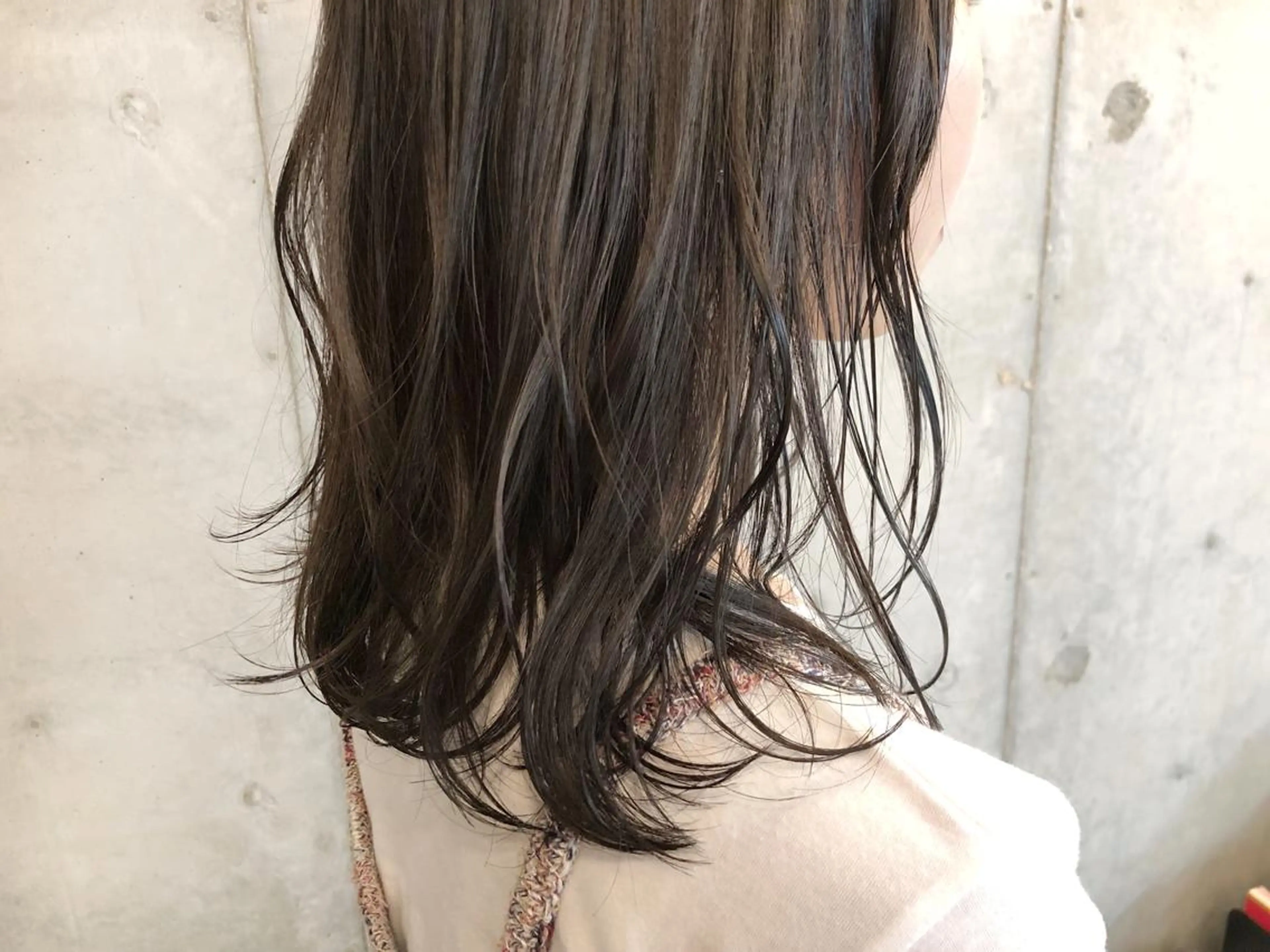 ミディアム カット ヘアカラー トリートメント HIROKI ” stylistのヘアスタイル