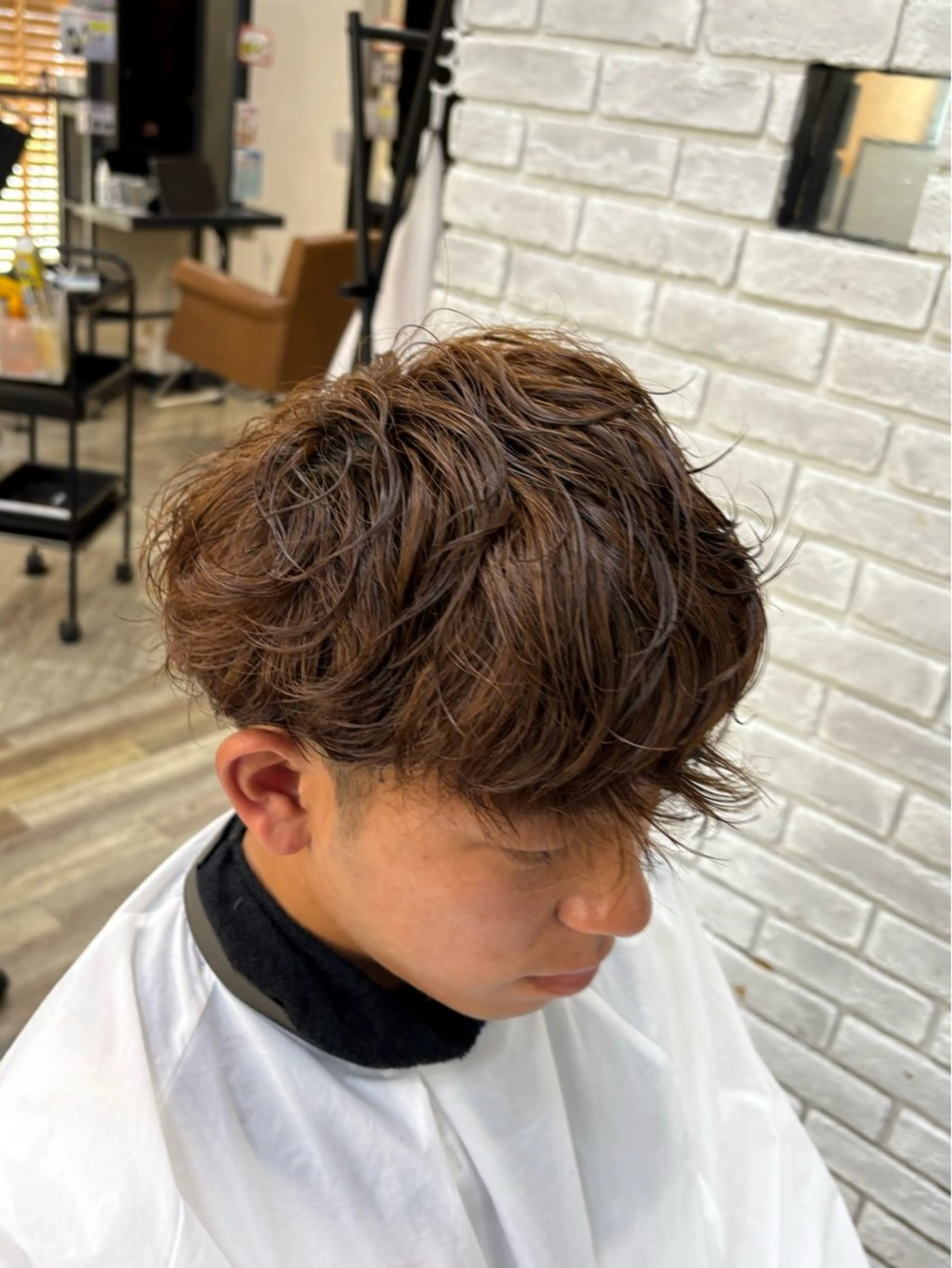 カラー パーマ メンズ フェザーパーマ メンズパーマ カット パーマ 浦﨑 笑美里のヘアスタイル