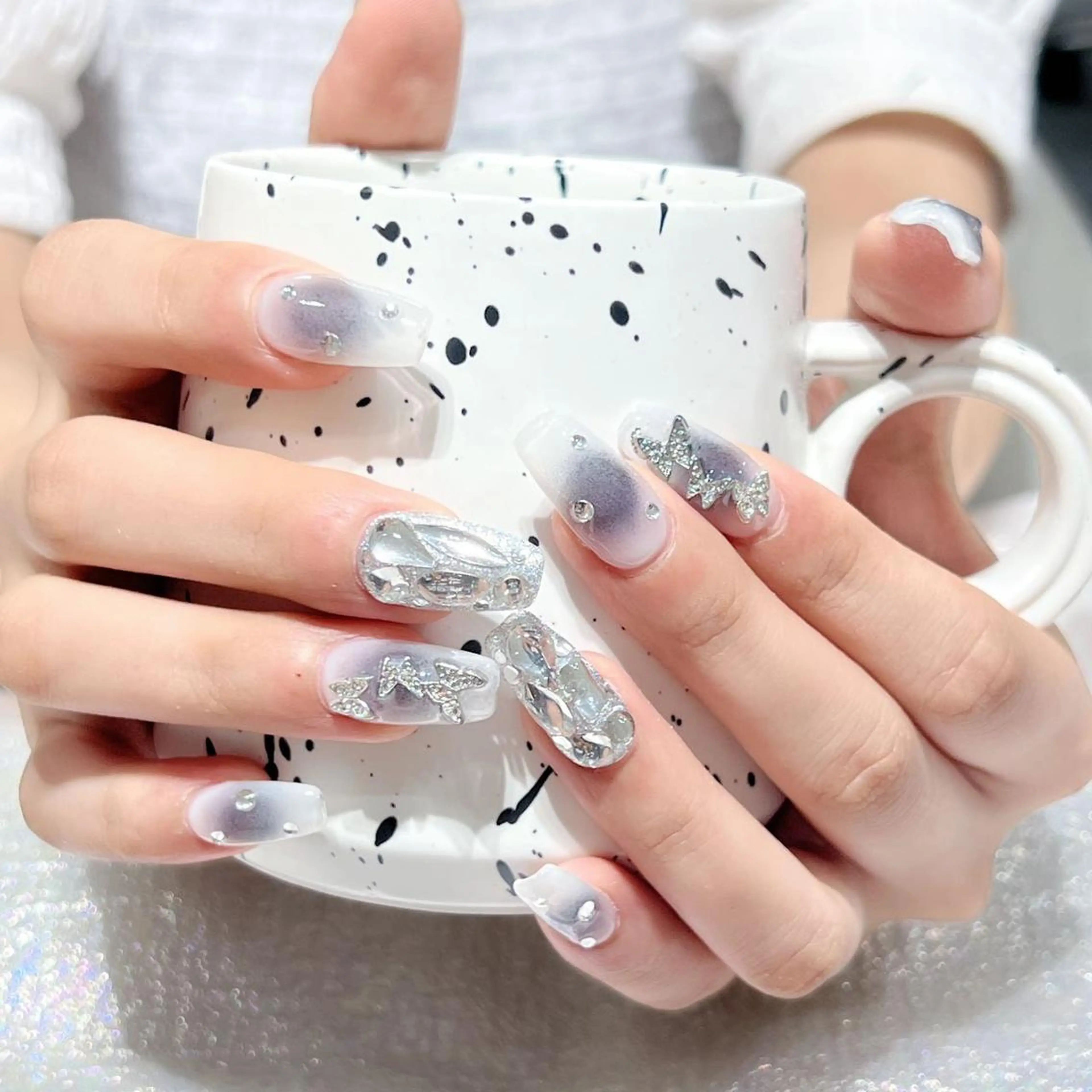 ネイル アートネイル 長さ出し ネイルチップ Queens PUPUのネイルデザイン