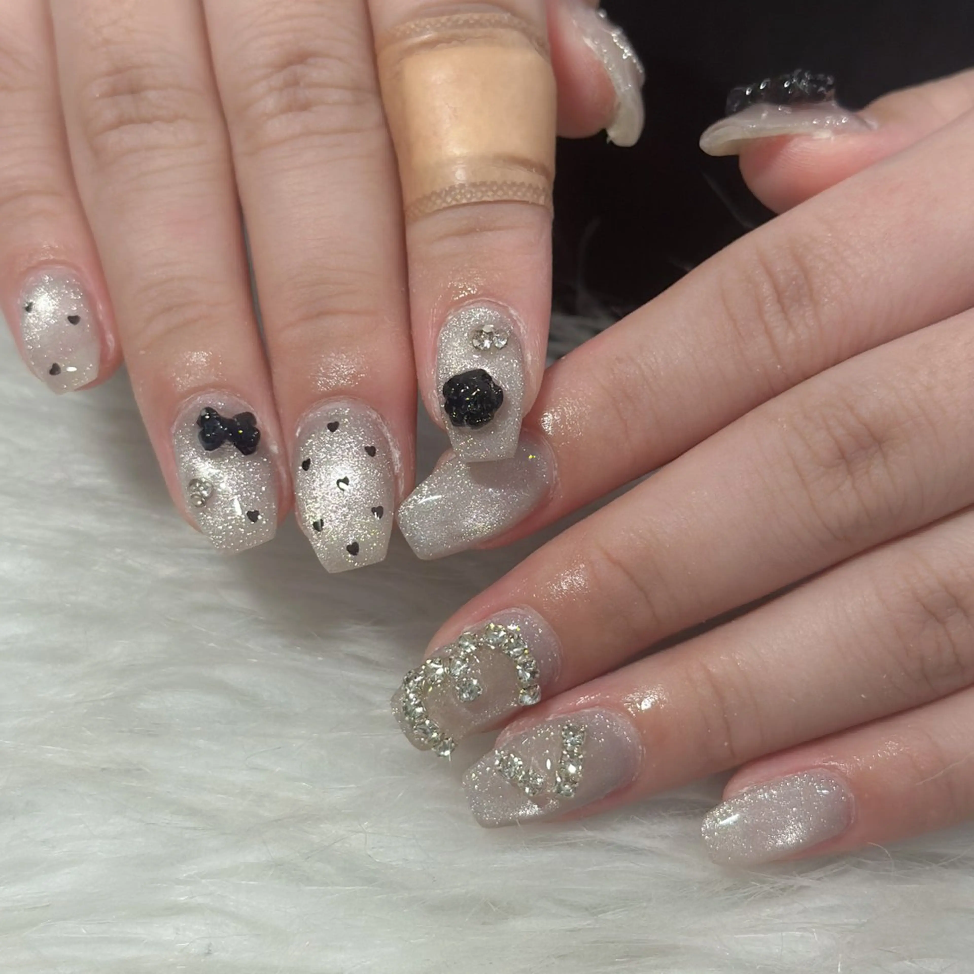 ネイル ハンドネイル フットネイル LAVISH nanamiのネイルデザイン