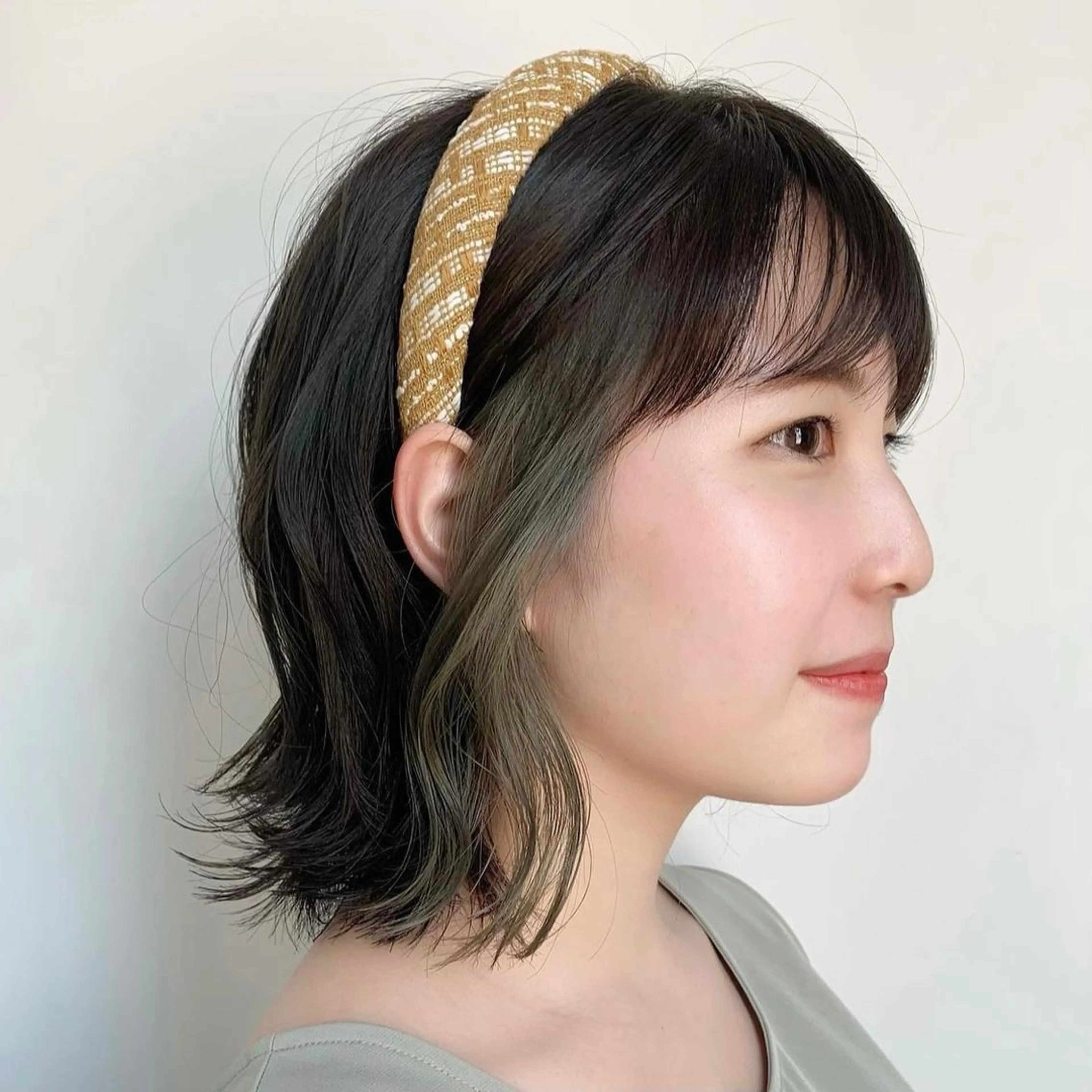 ミディアム カラー グレージュ インナーカラー カーキグレージュ 韓国ヘア /男女❄️ 細江 美紅のヘアスタイル