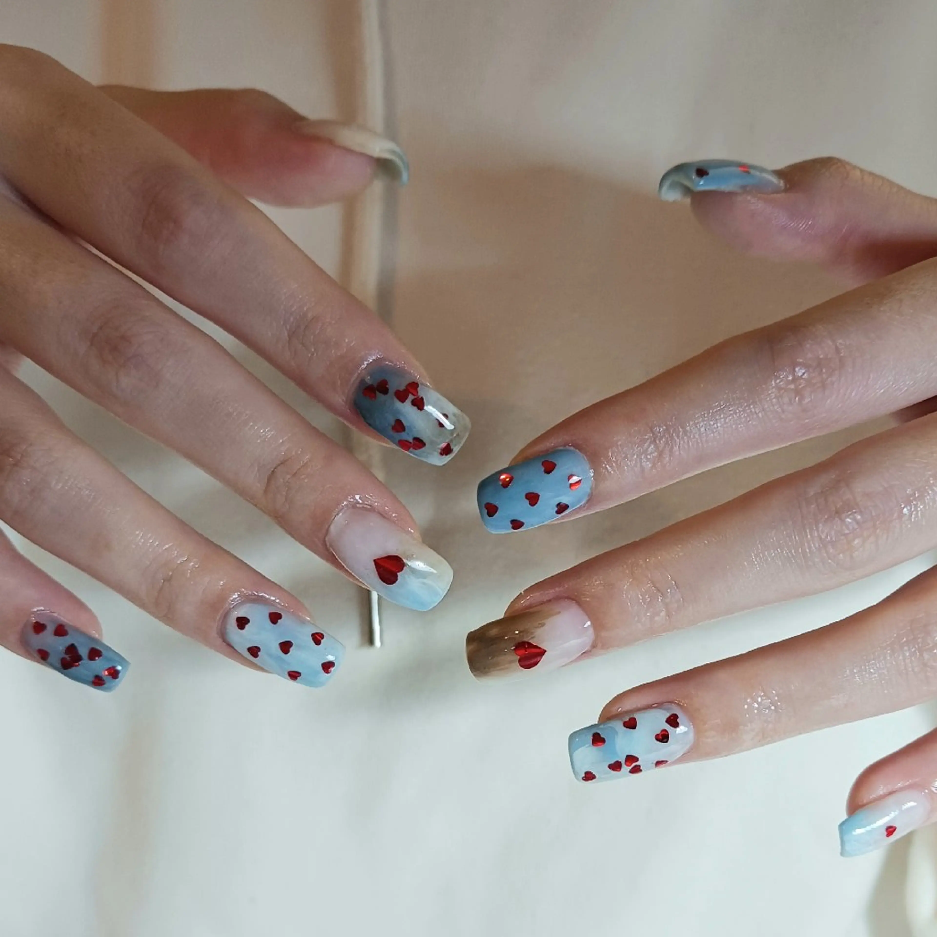 ネイル ブルー ハート ホログラムネイル 持ち込み ニュアンスネイル ハンドネイル owlnail /持込みデザイン専門のネイルデザイン