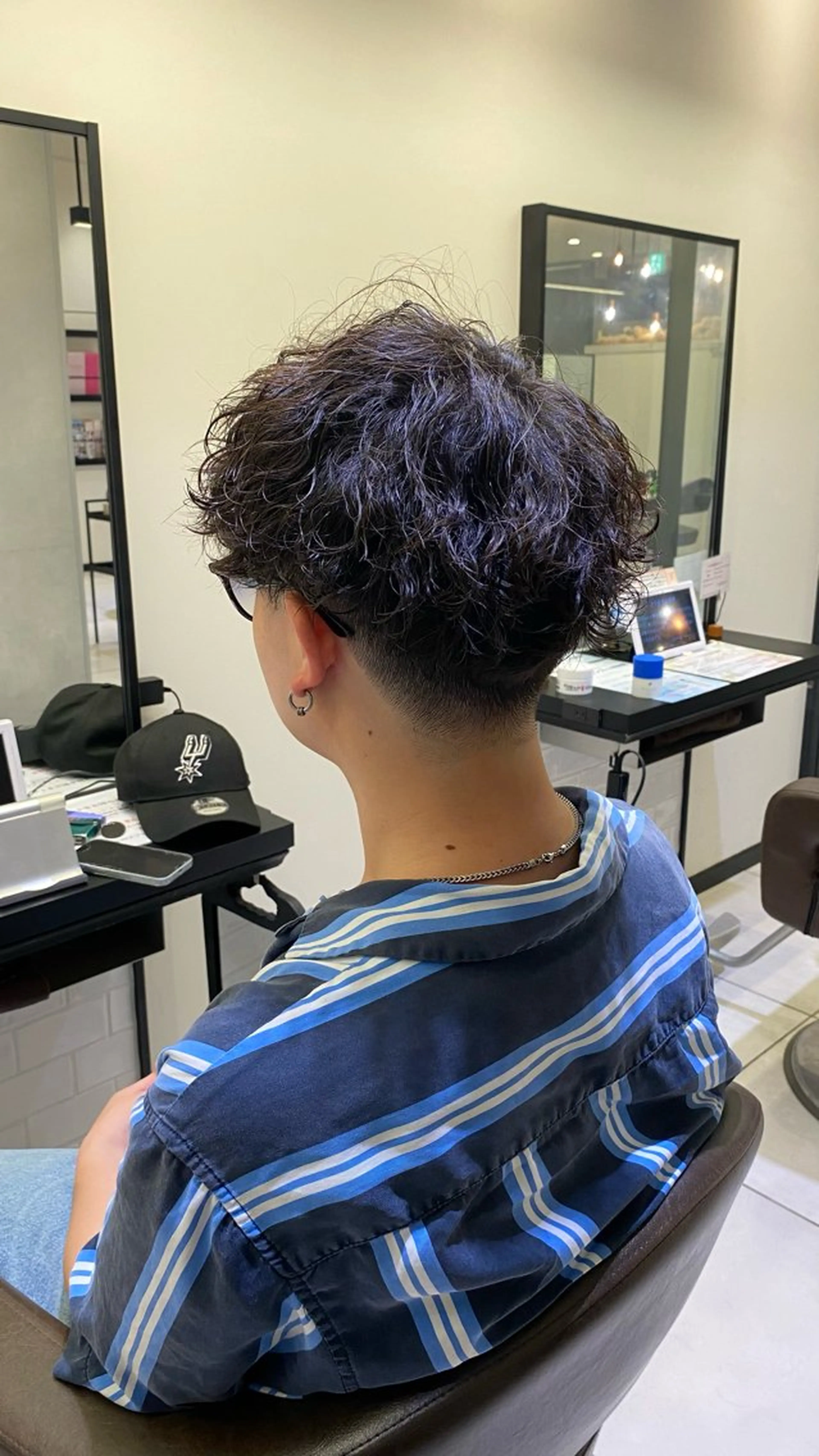 ショート パーマ メンズ メンズパーマ ツイストスパイラルパーマ スパイラルパーマ earth南柏所属・野老 海音のヘアスタイル