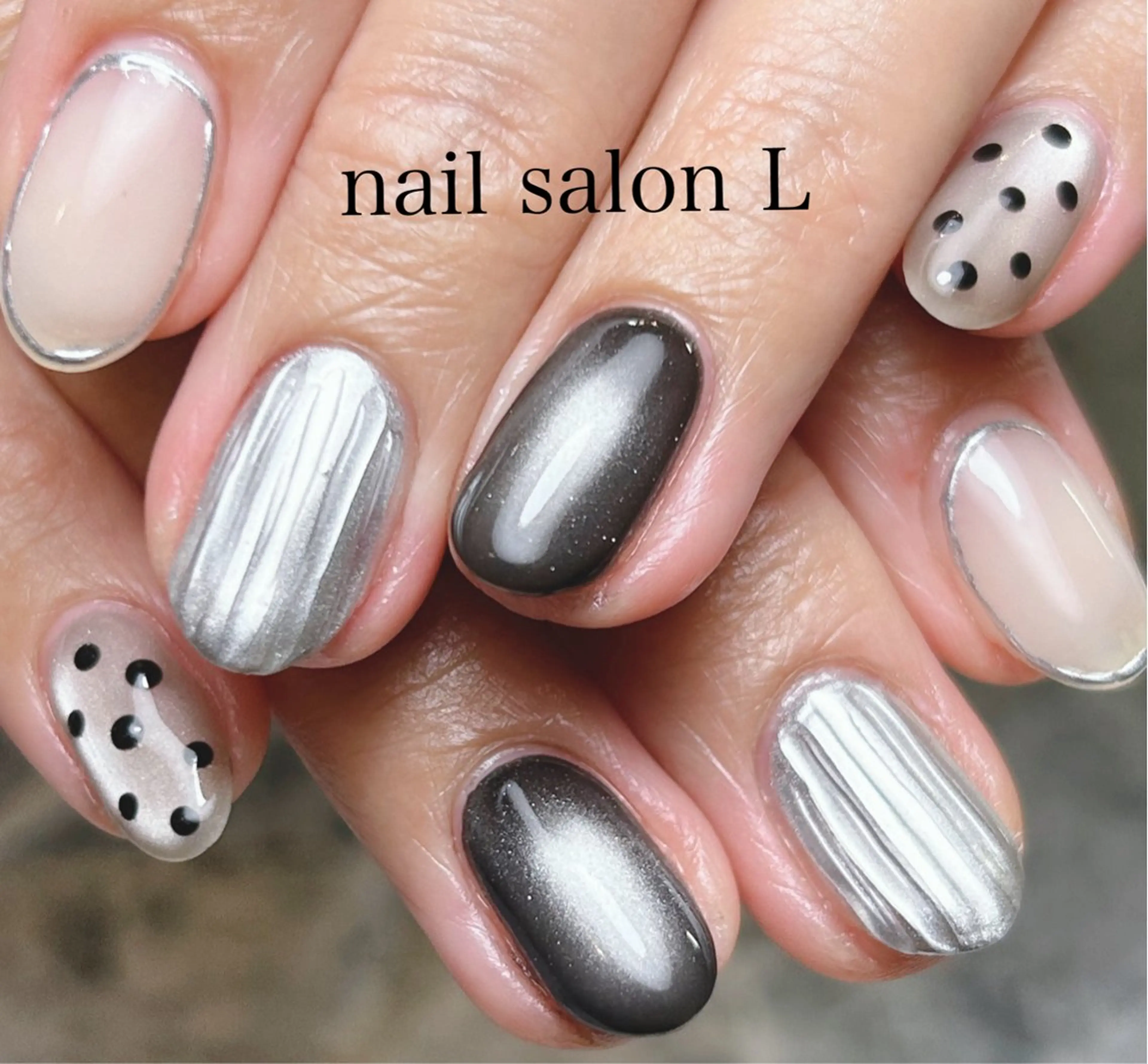 ネイル マグネットネイル 持ち込み シルバー ハンドネイル 吉川市 ネイルサロンLのネイルデザイン