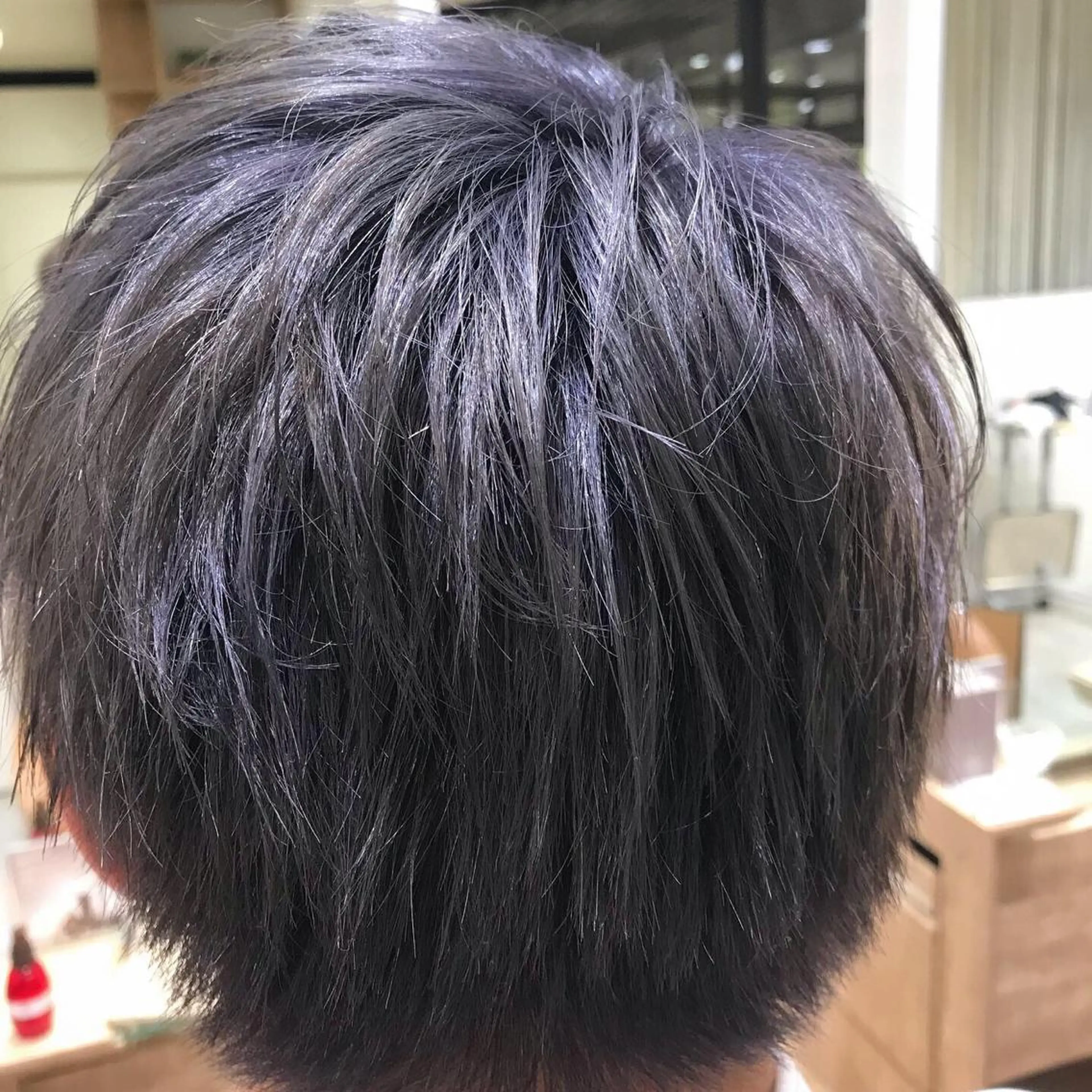 カラー メンズ グレージュ シルバー シルバーグレージュ 赤本悠斗波巻きパーマ メンズパーマのヘアスタイル