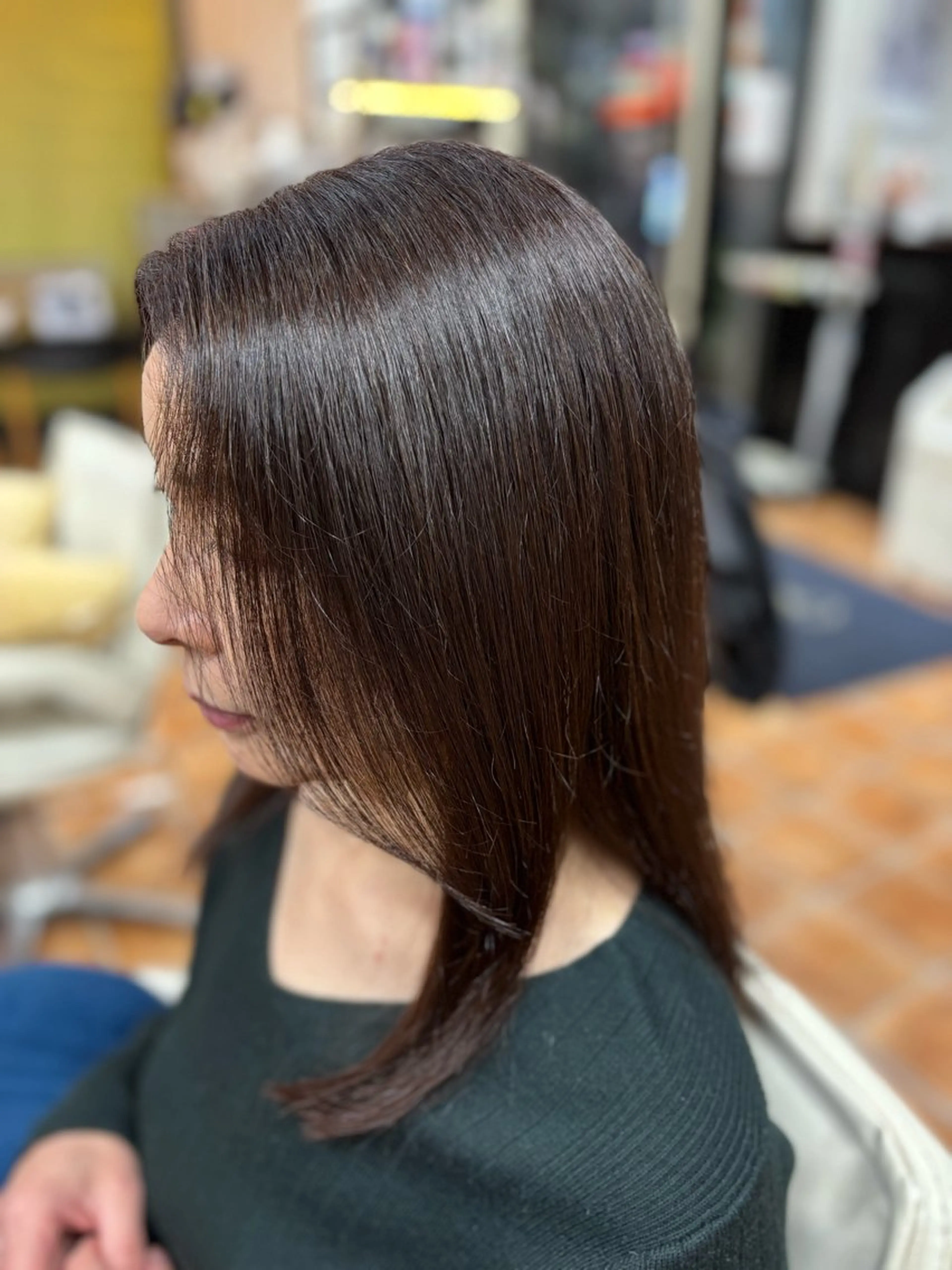 ミディアム カラー 岡崎 美紀のヘアスタイル