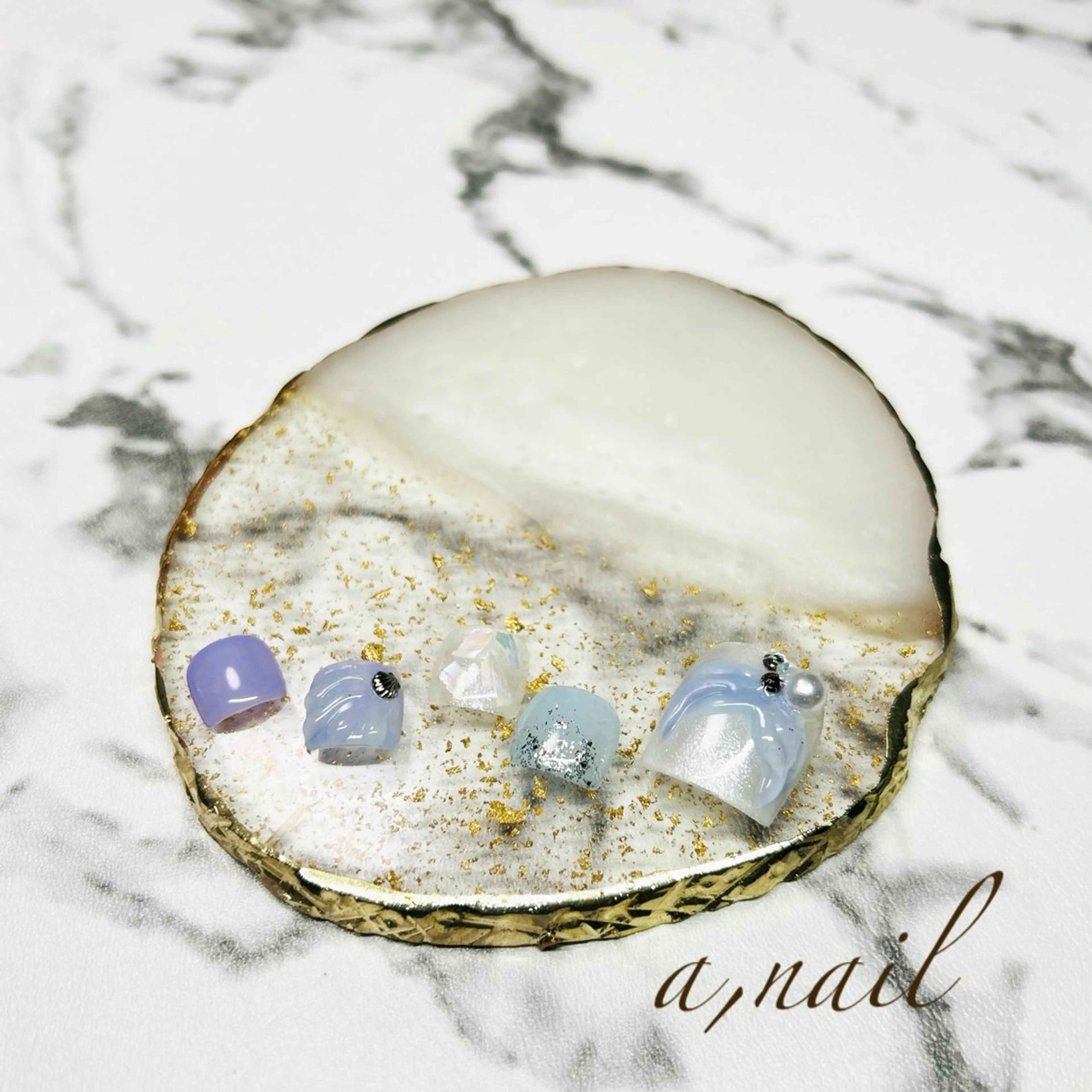 ネイル フットネイル キラキラネイル ぷっくりネイル フットネイル ネイルサロン エーネイルのネイルデザイン