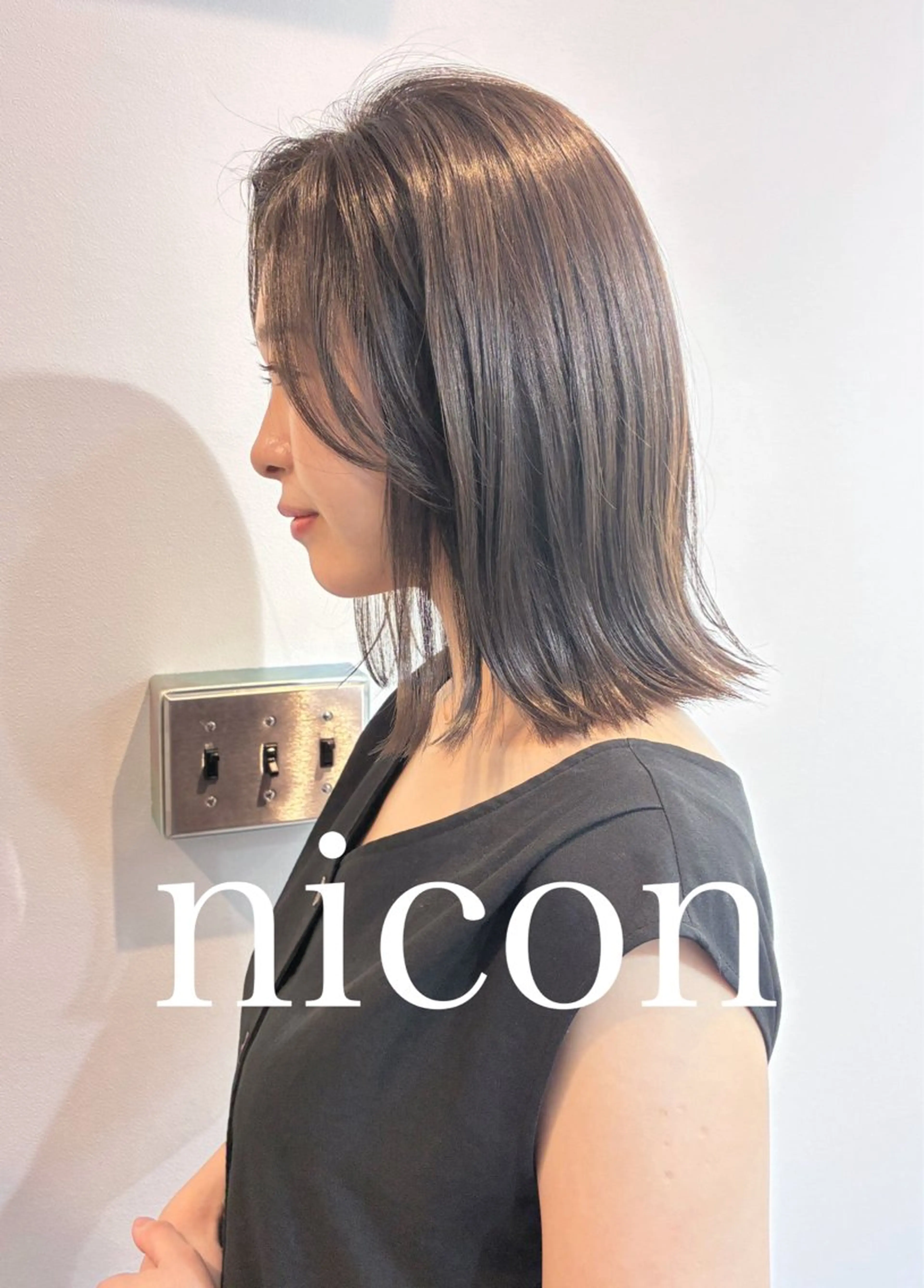 ミディアム カット ヘアカラー トリートメント 髪質改善 上品艶感カラーのヘアスタイル