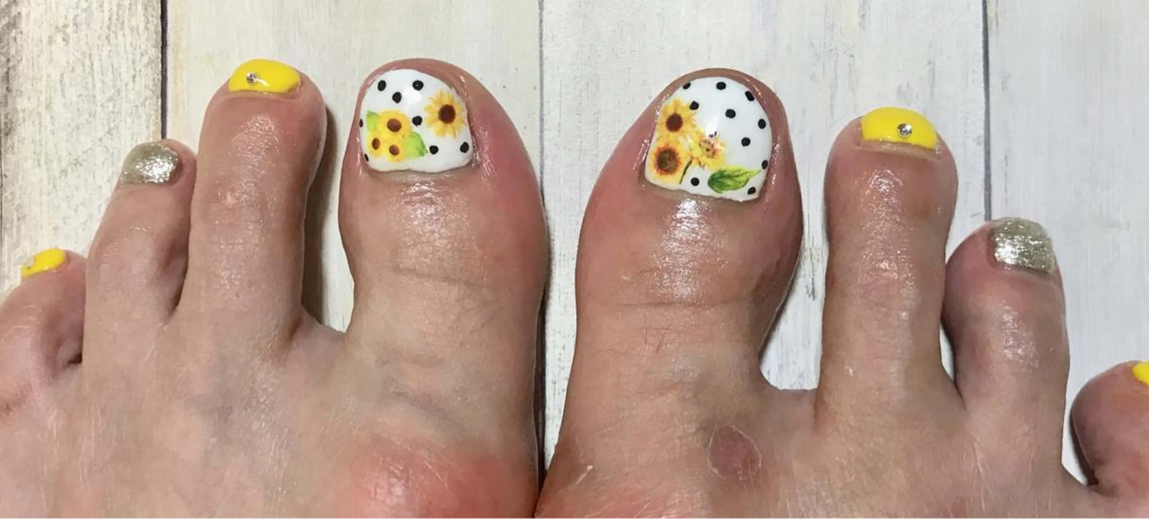 ネイル フットネイル nico.nico.mark NAIL所属・小林 梓のエステ・リラクイメージ