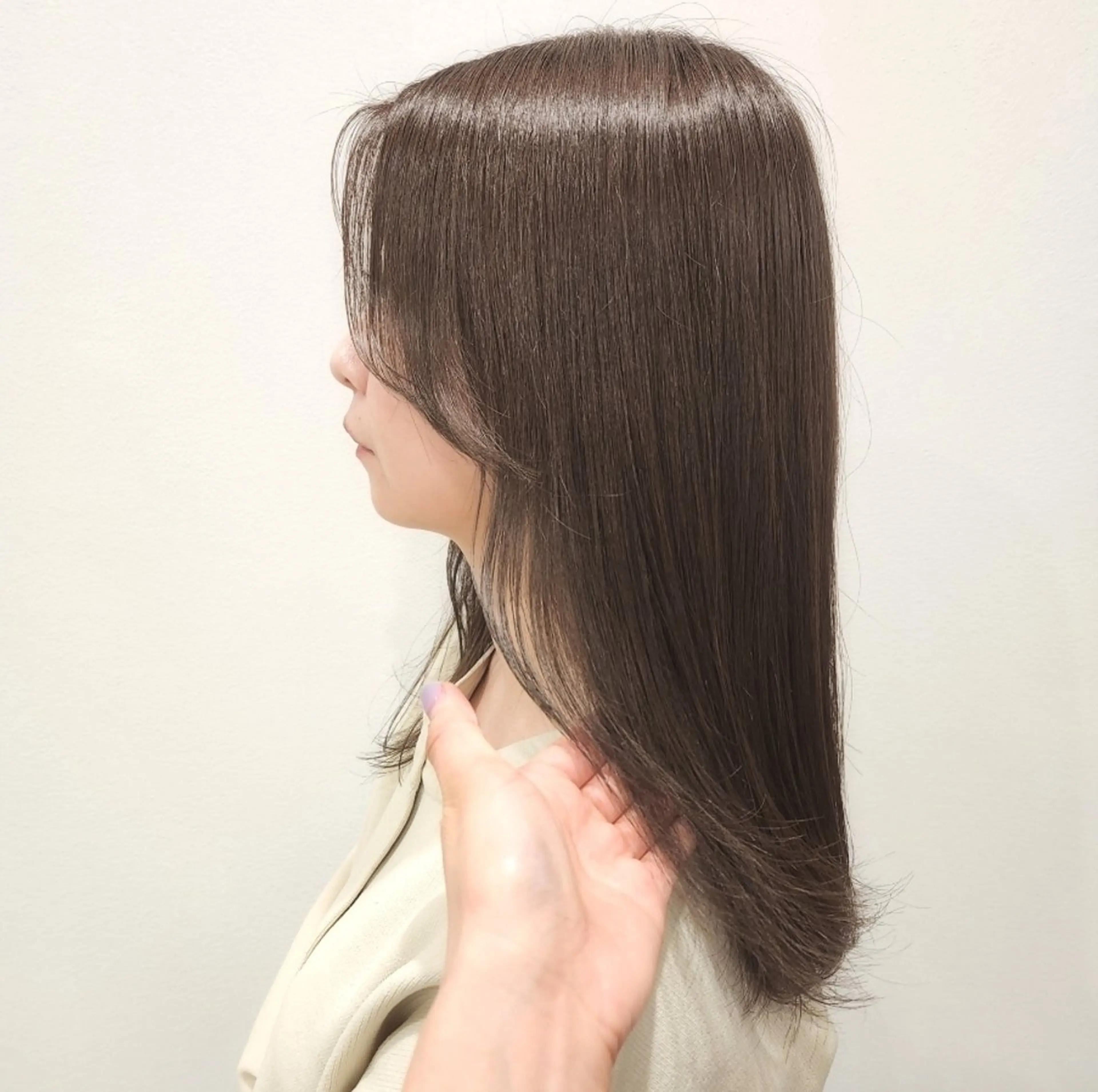 ミディアム カラー 顔周りカット O.hair designers所属・シールエクステ🎀 ホシノ🕒ユウカのヘアスタイル