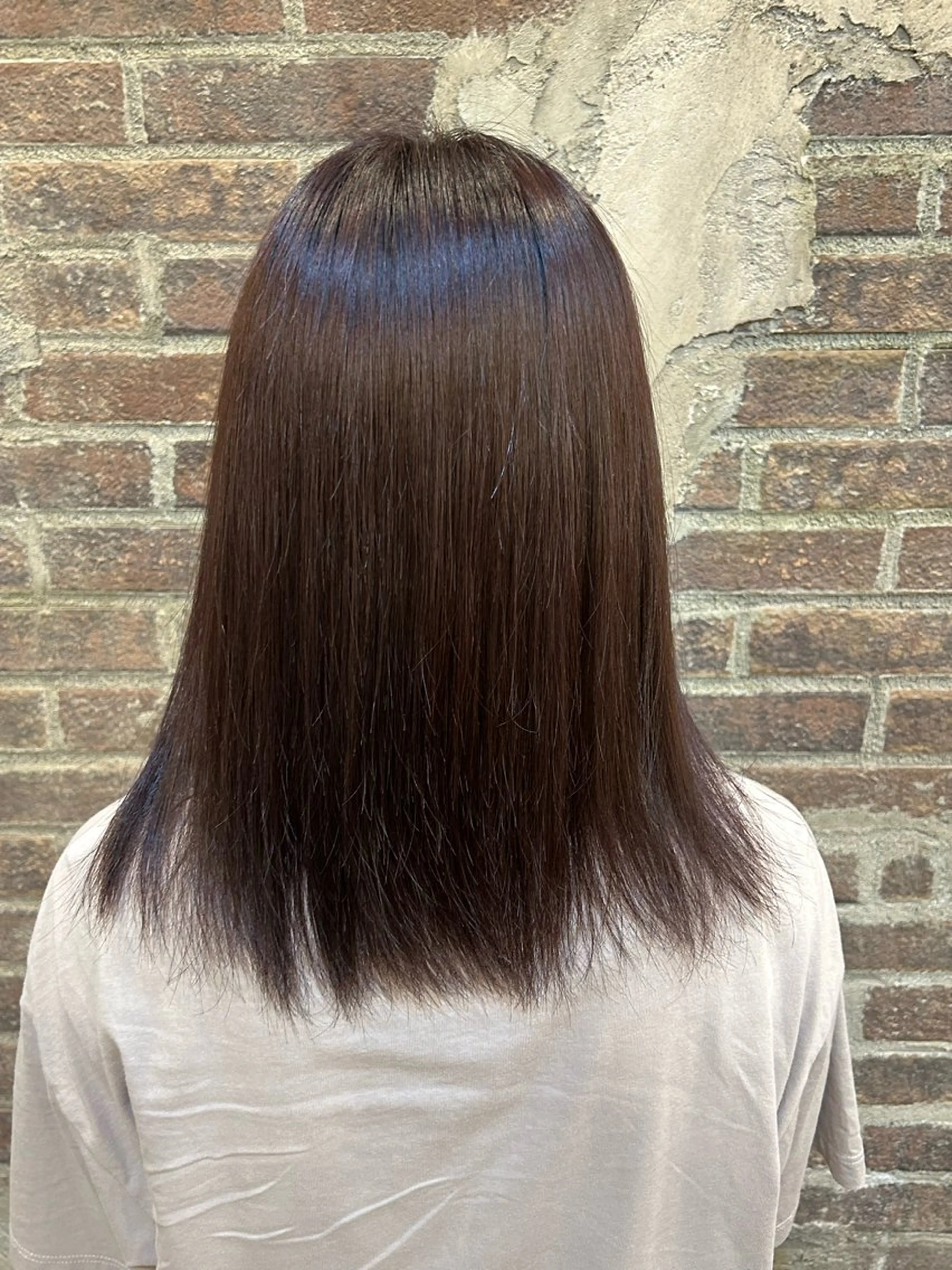 セミロング カラー 福本 菜緒のヘアスタイル