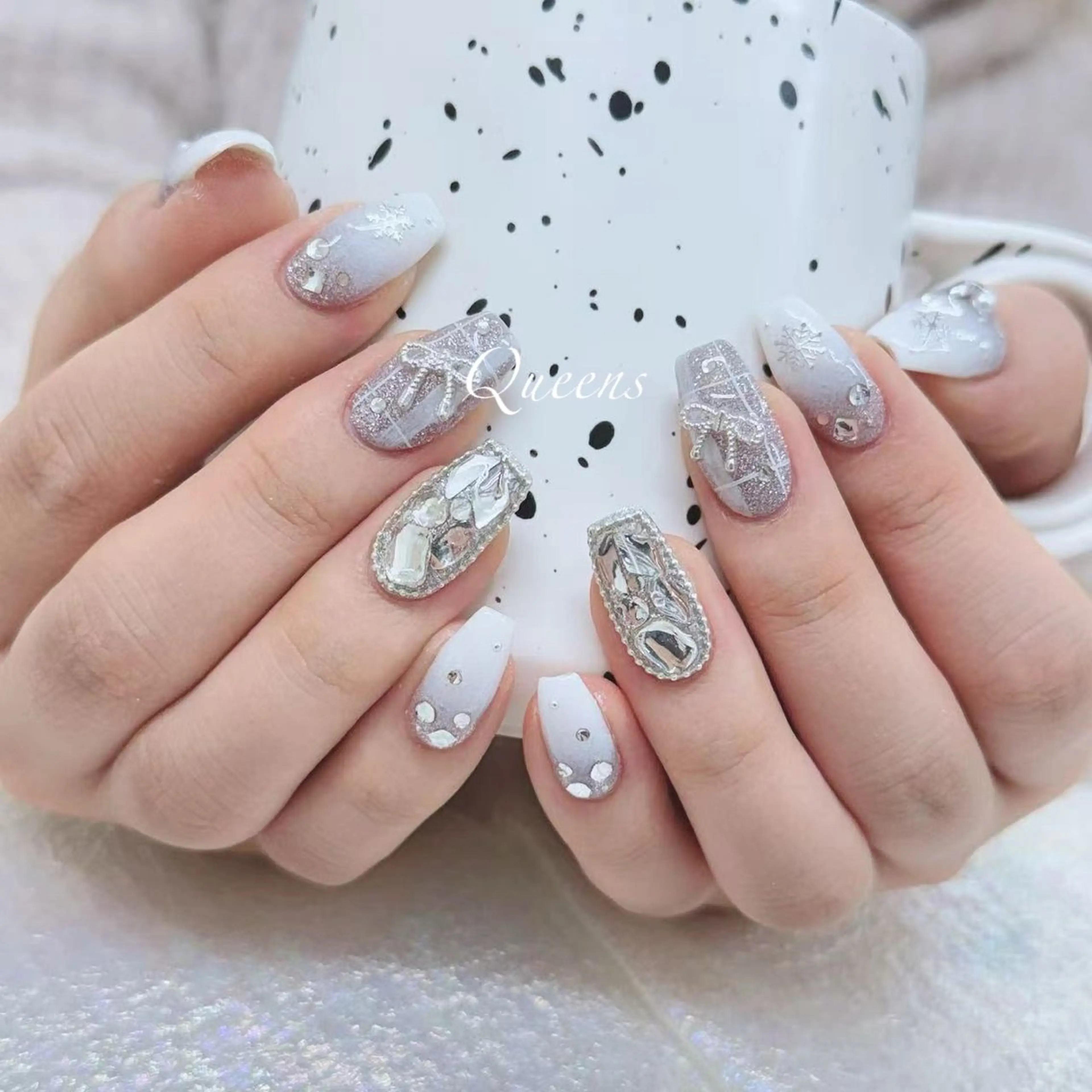 ネイル ハンドネイル Queens マオのネイルデザイン