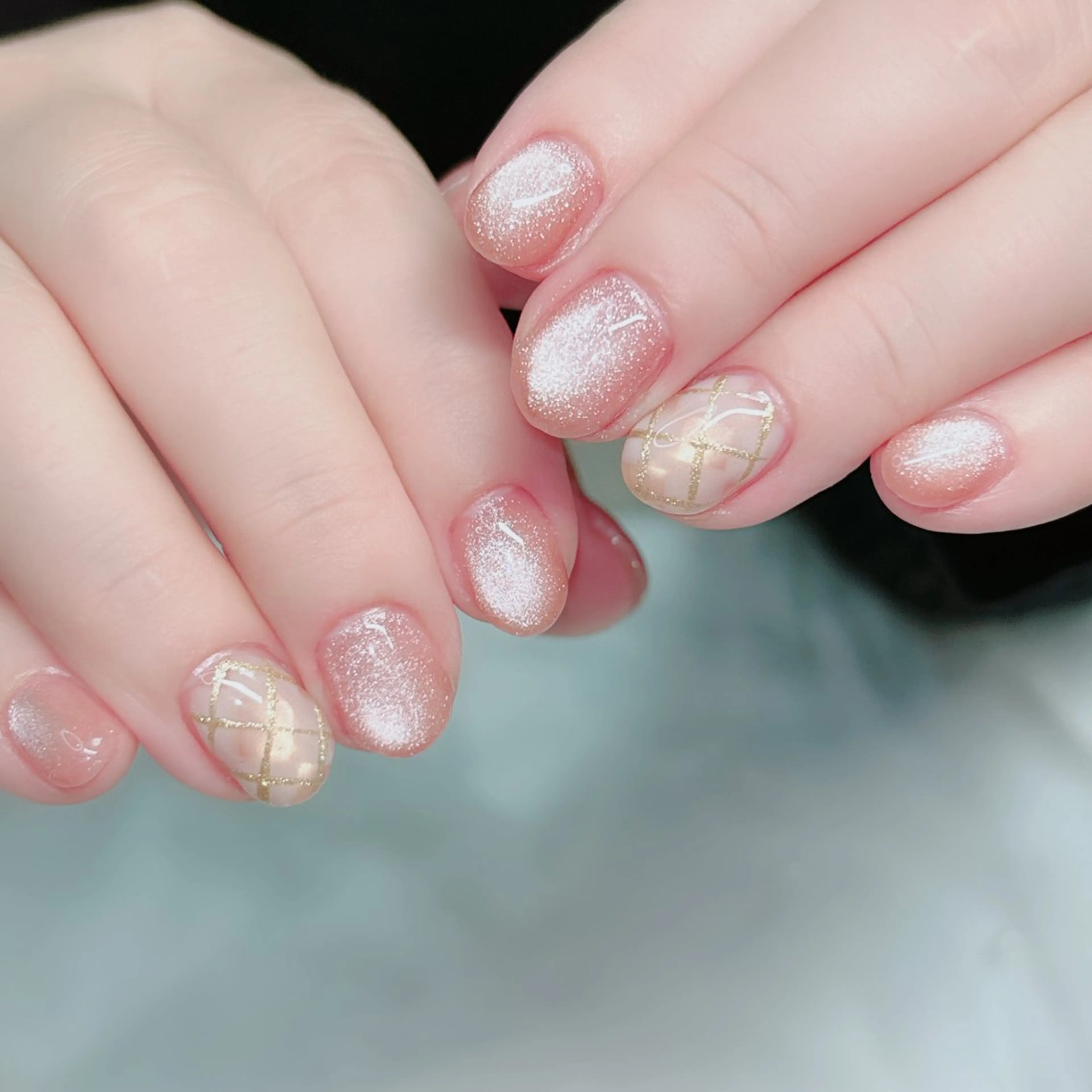 ネイル オーロラネイル ミラーネイル オフィスネイル ワンカラーネイル シンプルネイル ハンドネイル Cute Tips nailのネイルデザイン