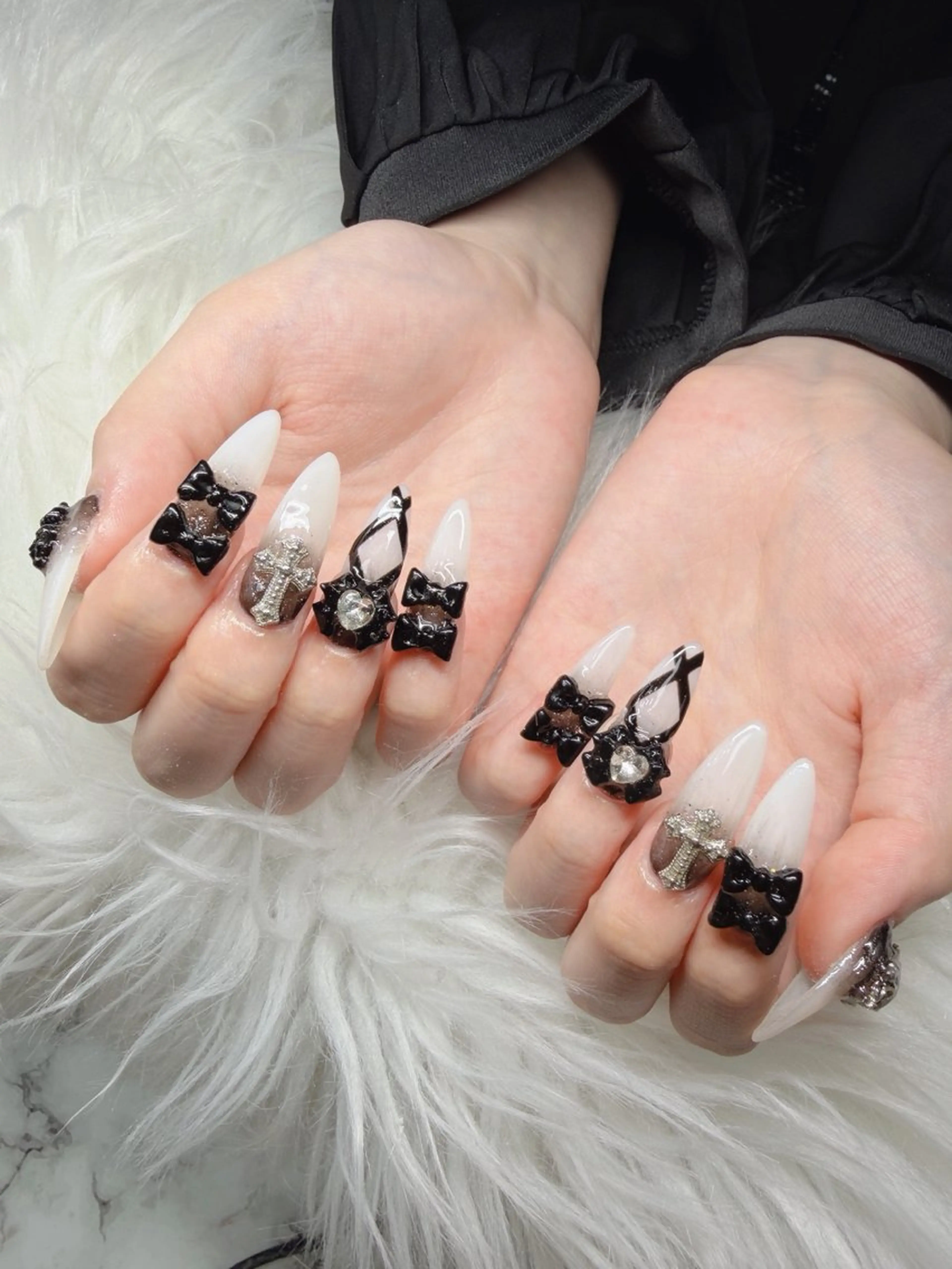 ネイル 長さ出し グラデーション 卒業式 キラキラネイル マグネットネイル Lee Nailsのネイルデザイン