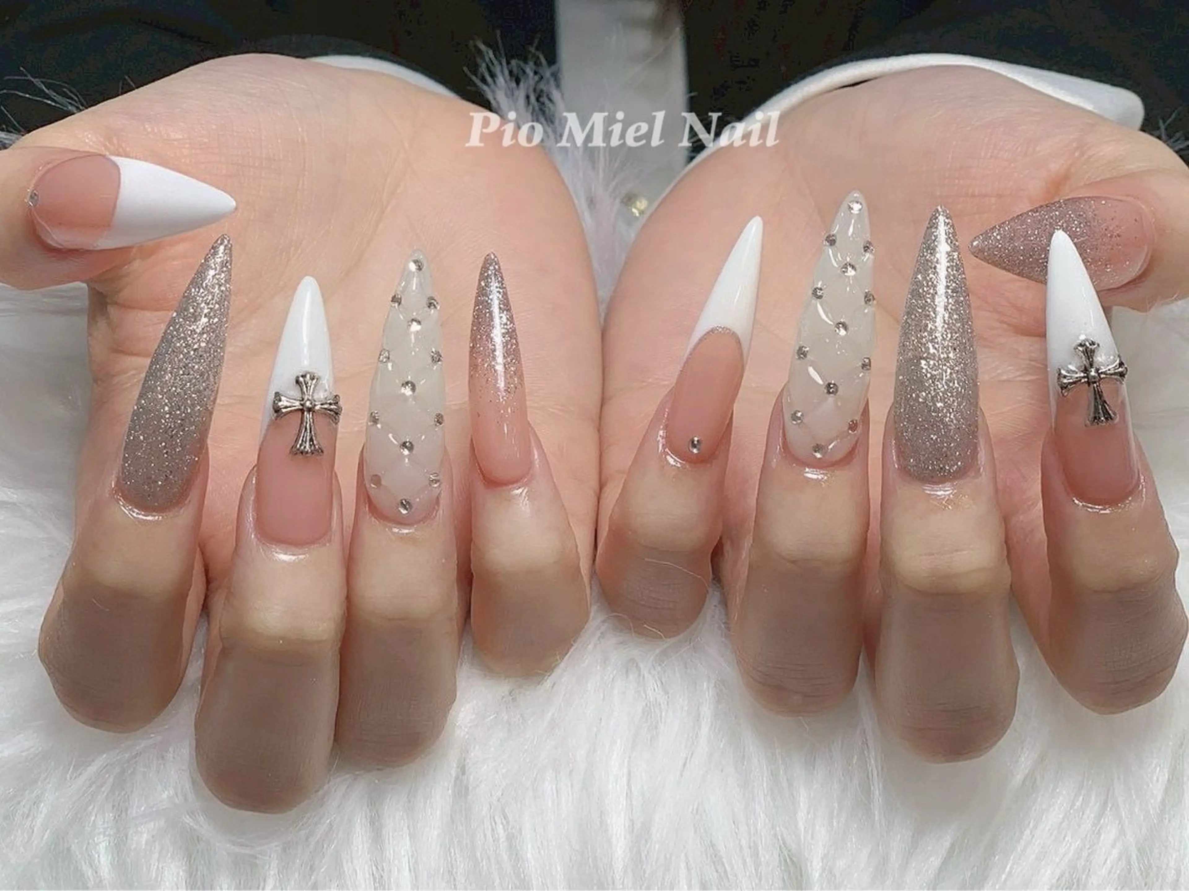 ネイル ハンドネイル HANA 長さだしのネイルデザイン