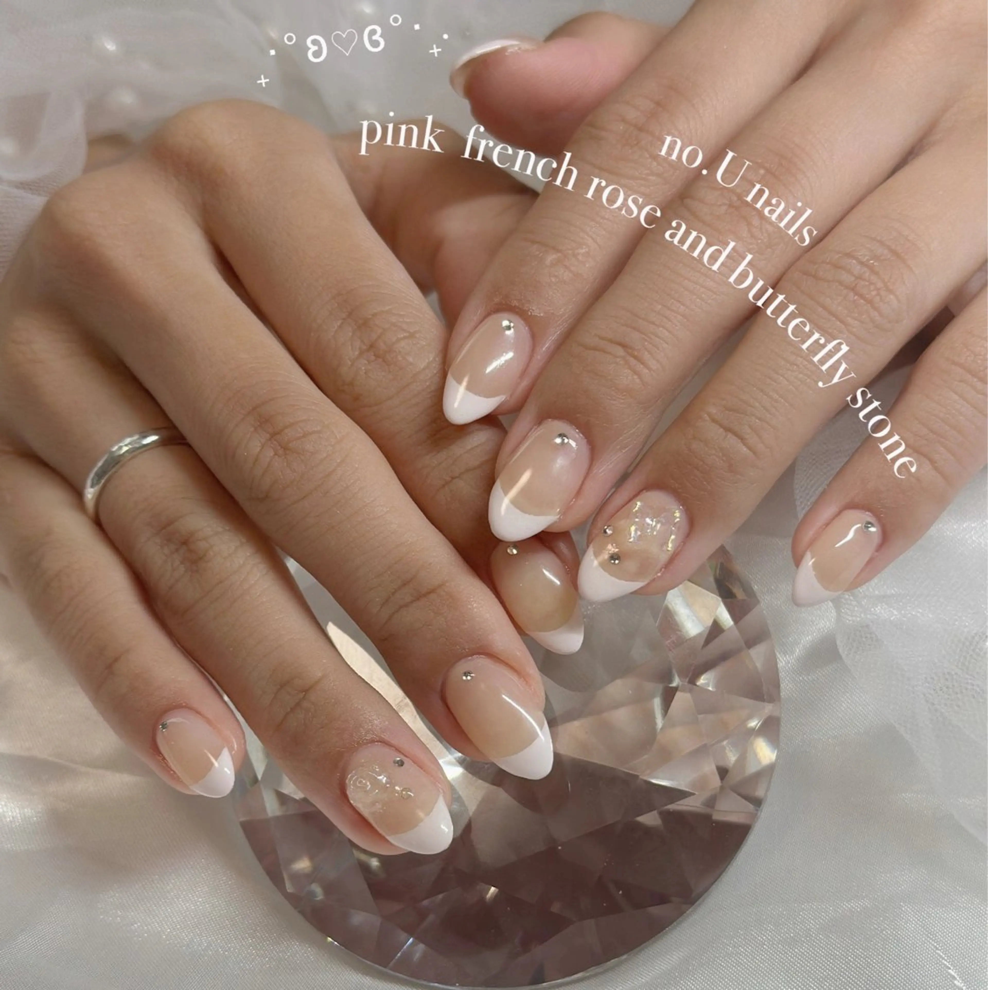 ネイル フラッシュネイル フレンチネイル 韓国ネイル ラメ(グリッター) マグネットネイル ハンドネイル no.U nailsのネイルデザイン