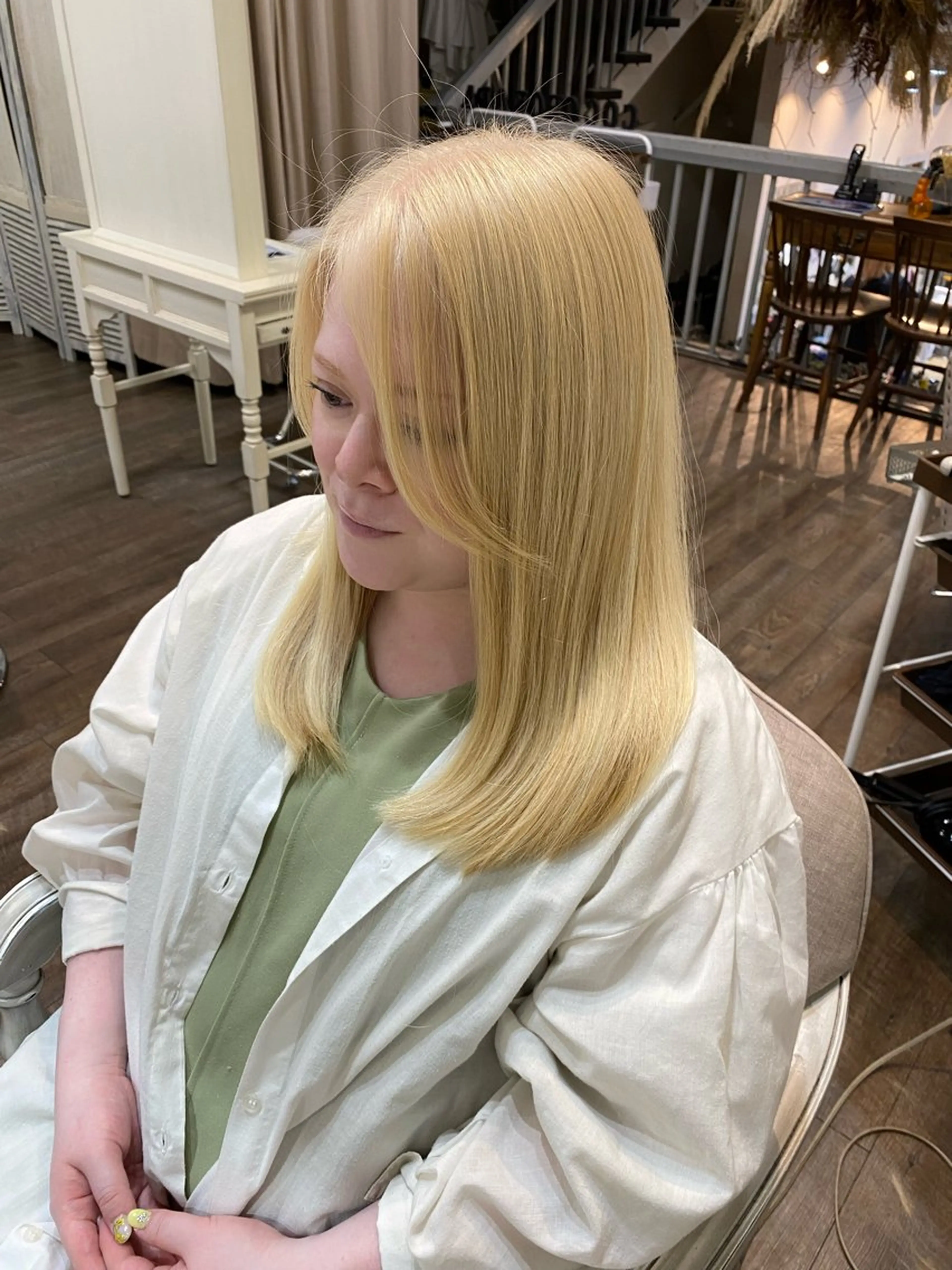 ミディアム 中西 きょうかのヘアスタイル