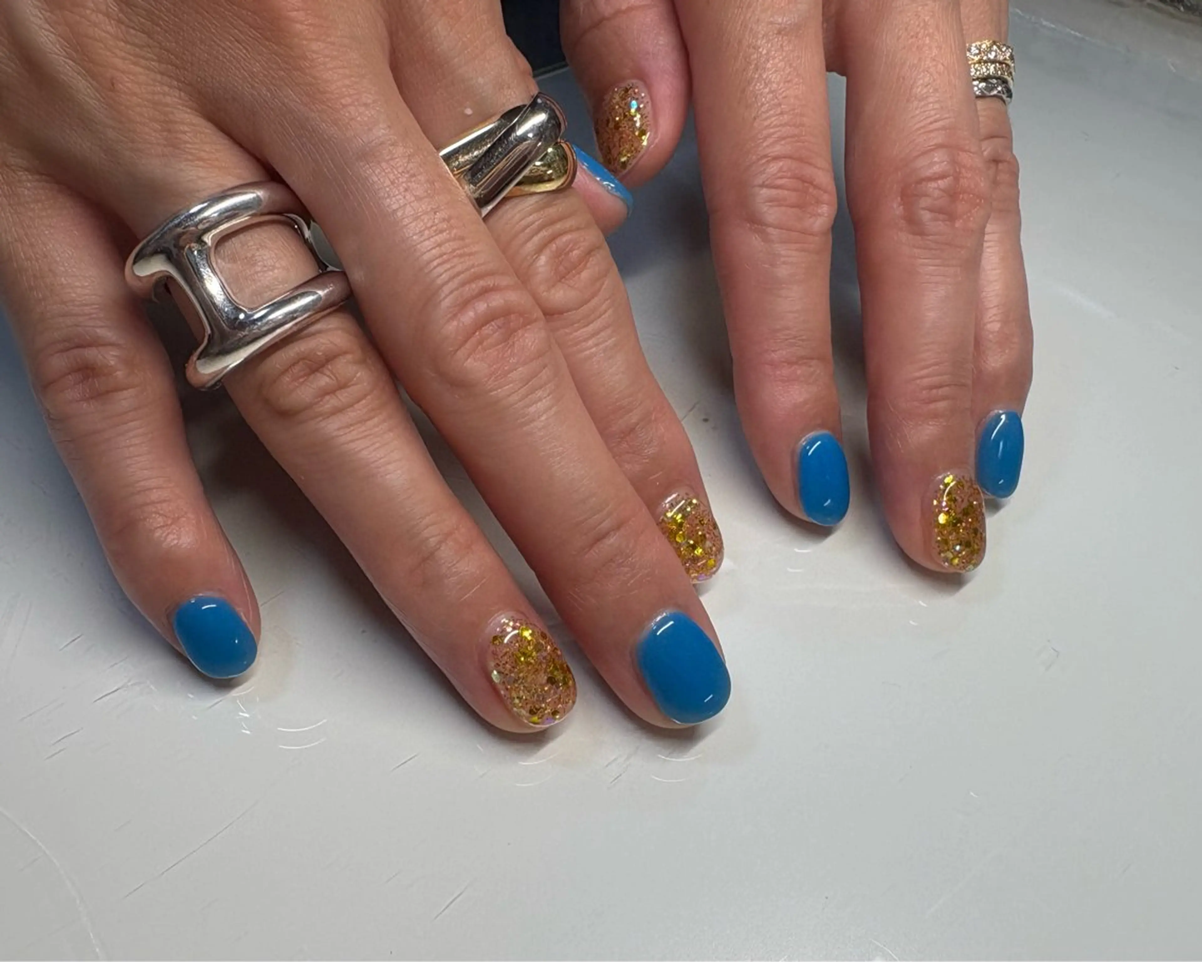 ネイル ブルー キラキラネイル ショートネイル ハンドネイル ハンドケア ♡Bivi♡自爪に 優しいネイルサロンのネイルデザイン