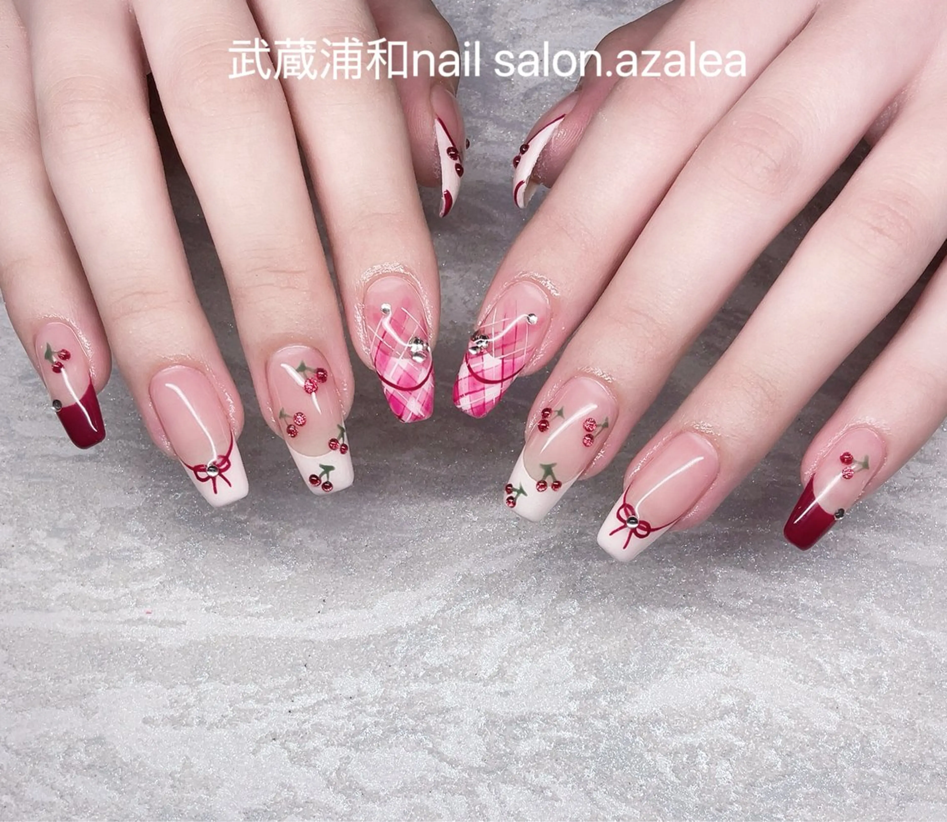 ネイル ハンドネイル R inのネイルデザイン