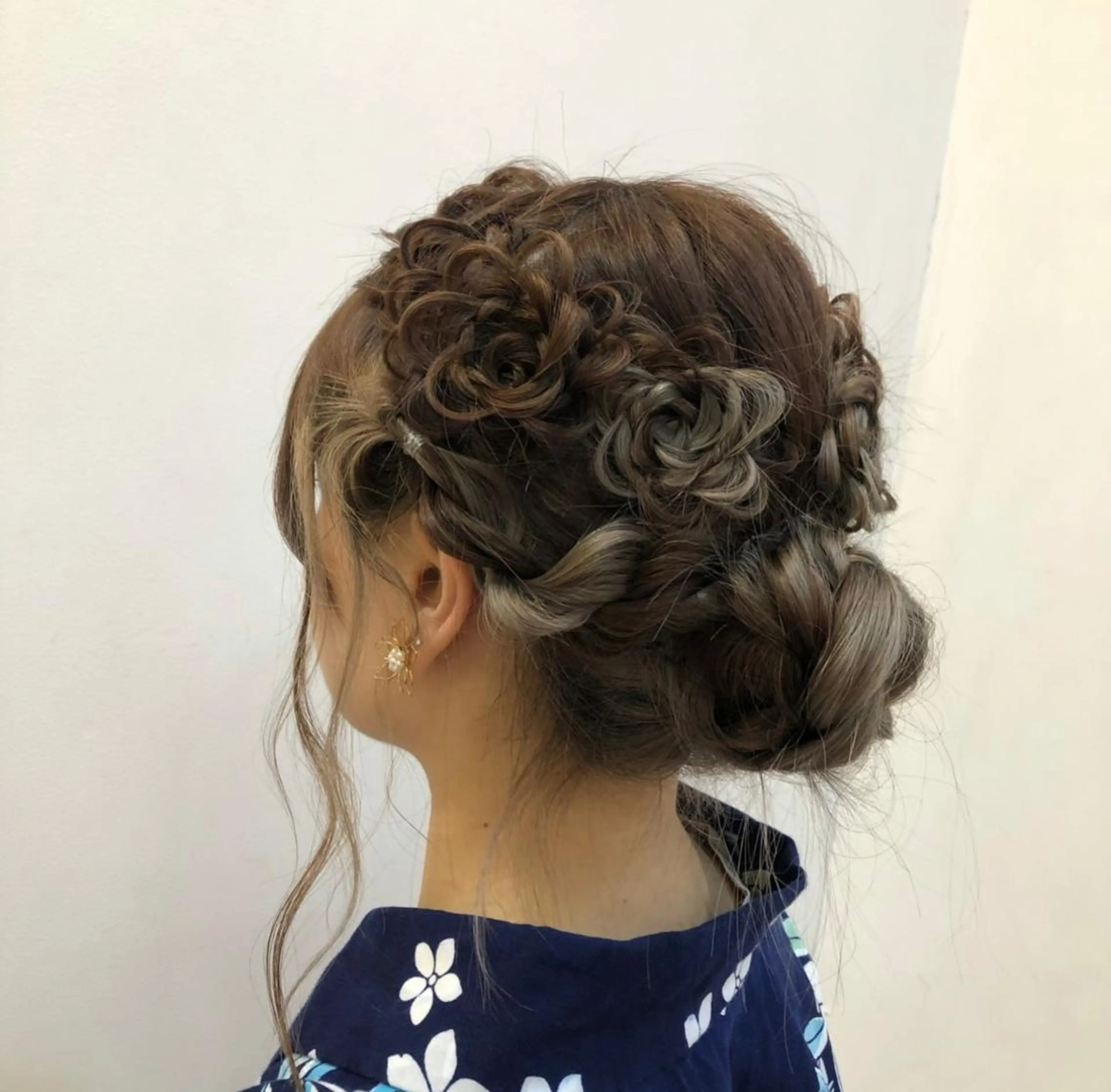 セミロング ヘアアレンジ 小柳 歩美のヘアスタイル