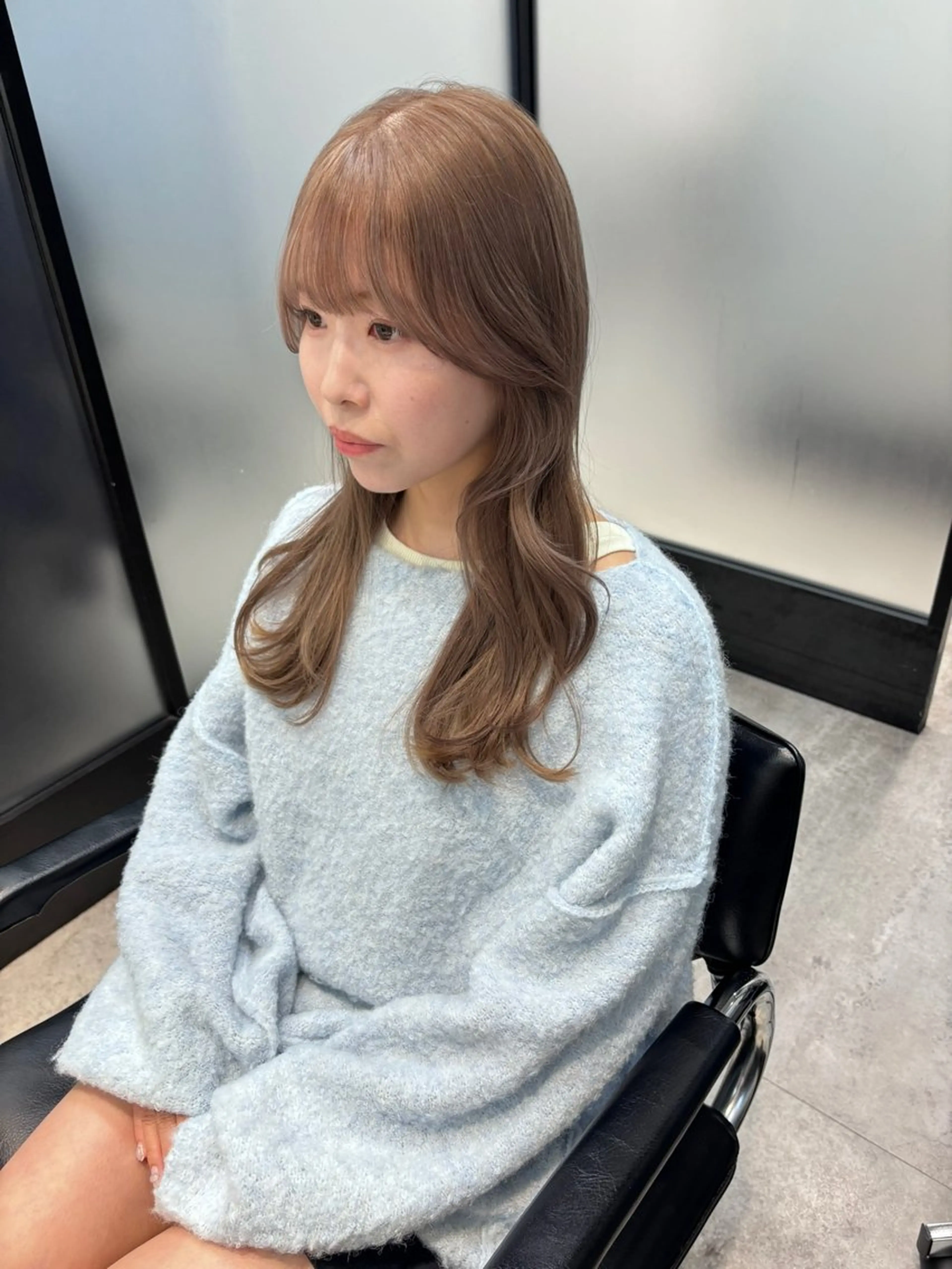 ロング カラー ベージュカラー ミルクティーベージュ ヘアカラー トリートメント レイヤー/顔周り /AKARIのヘアスタイル