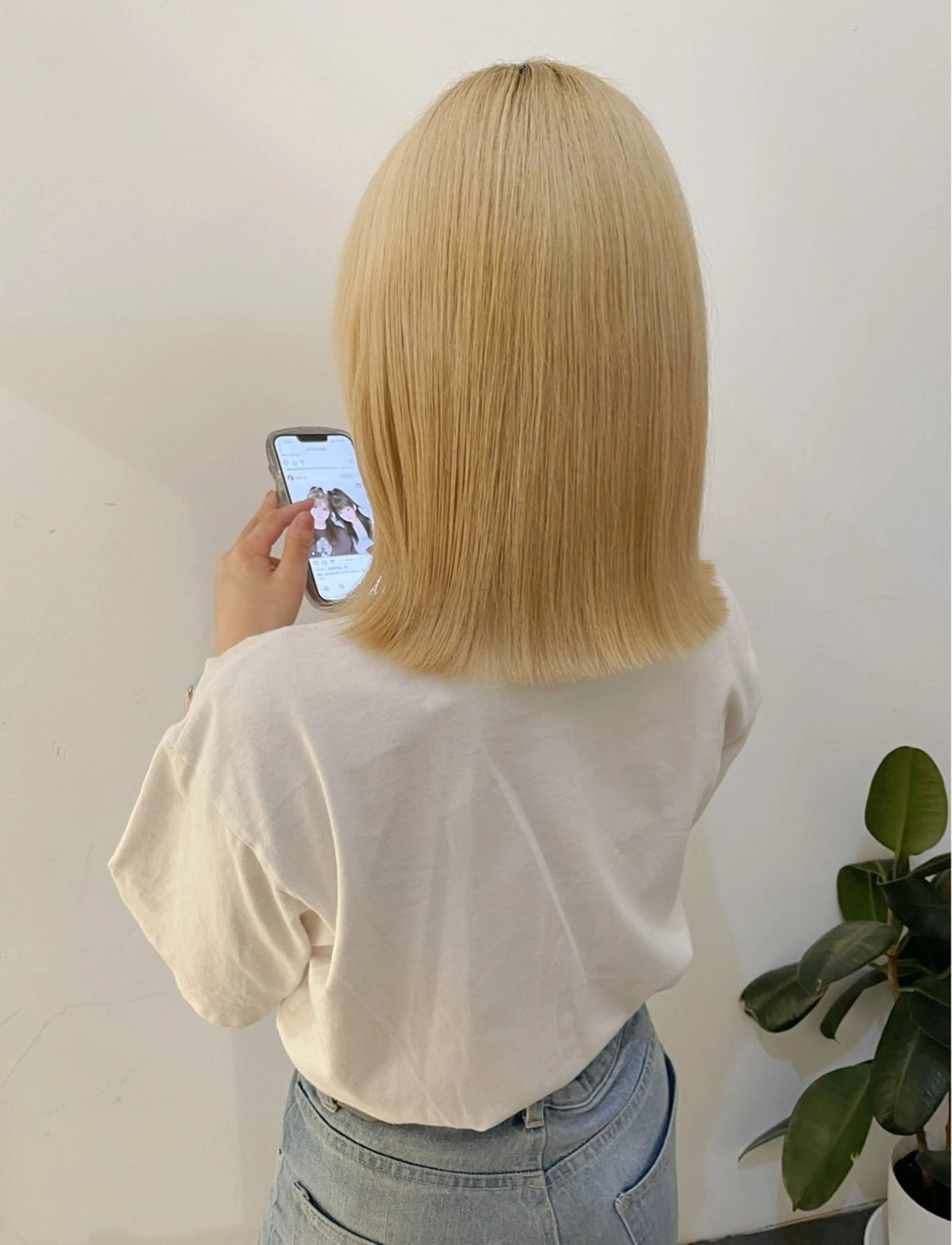 ミディアム カラー ブリーチ ブロンド ホワイトブロンド トリートメント ボブ ブリーチ/miinaのヘアスタイル