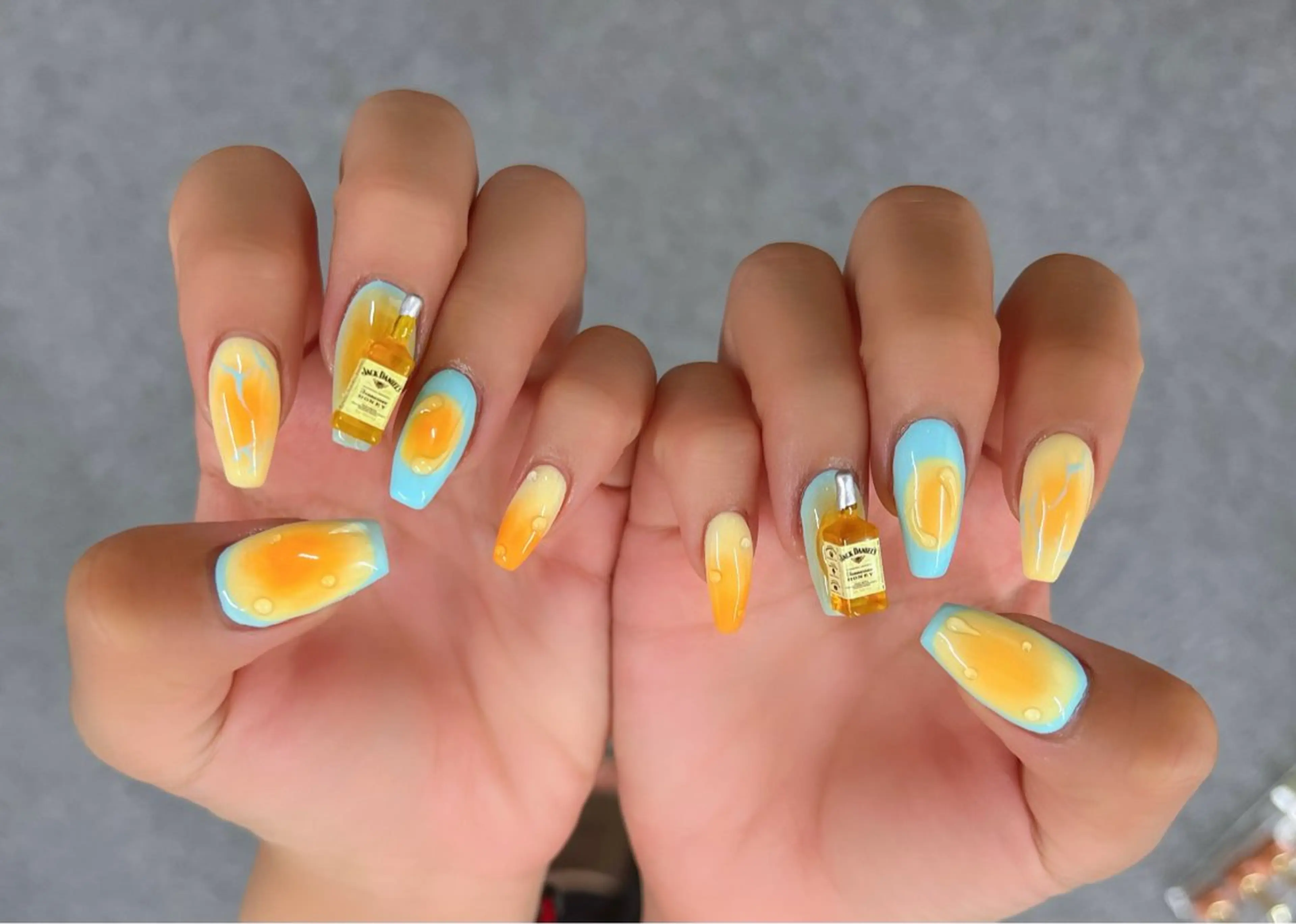 ミディアム 一其 サロンのネイルデザイン