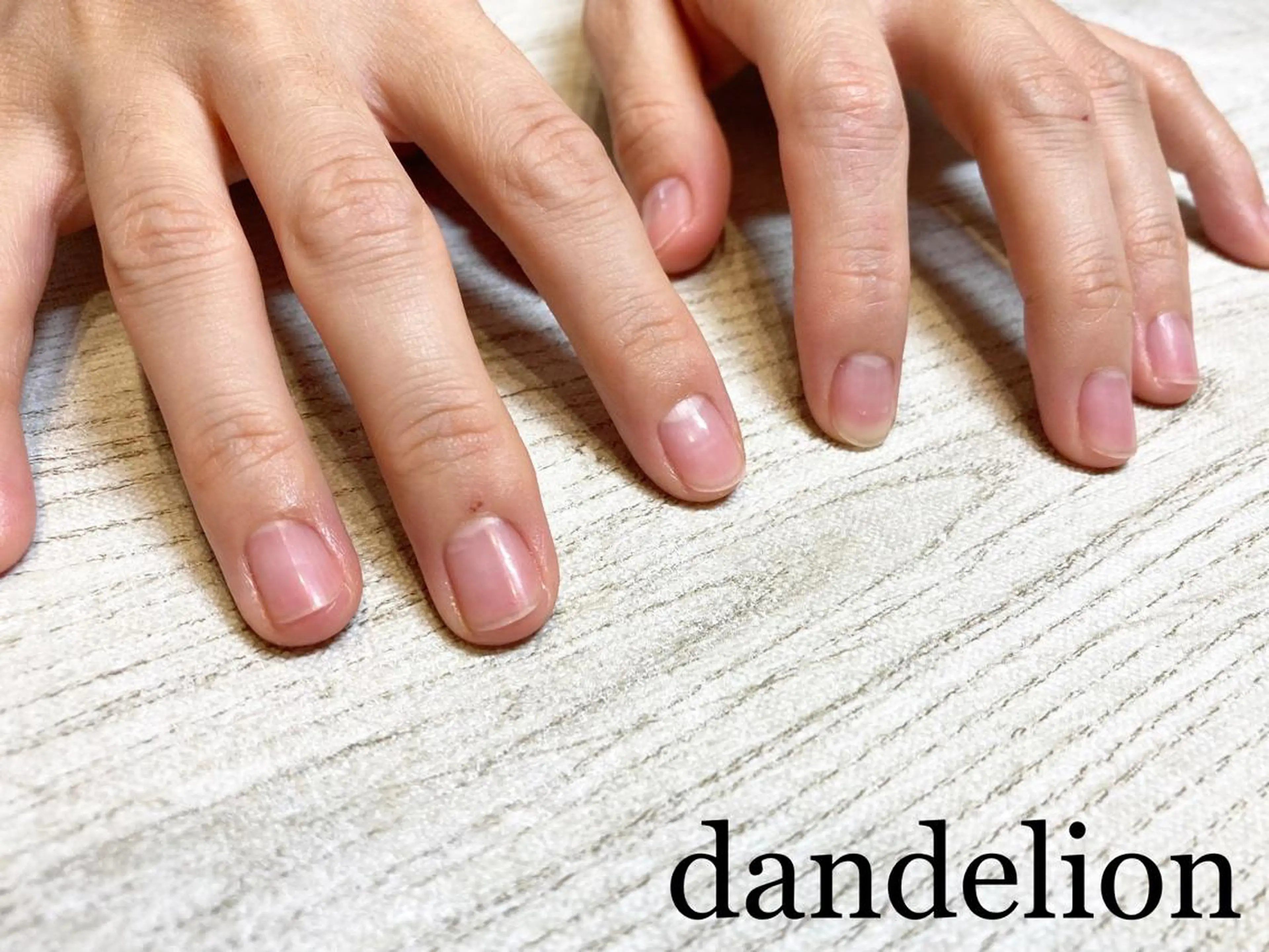 ネイル ハンドケア dandelion ダンデライオンのネイルデザイン