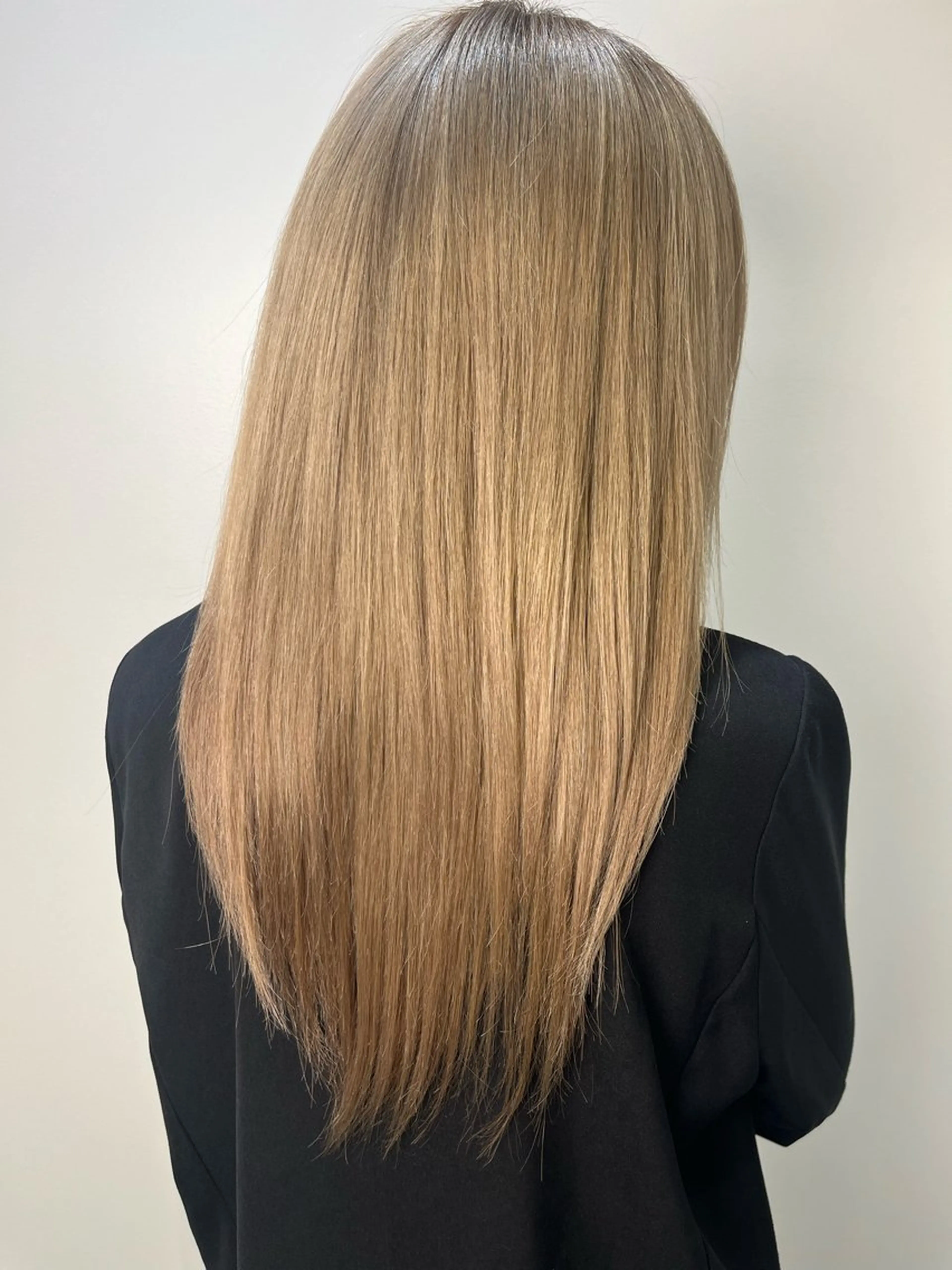 ロング カラー ベージュカラー ブリーチ ミルキーベージュ ブリーチカラー特化 美容師/𝕐𝕌𝕀のヘアスタイル