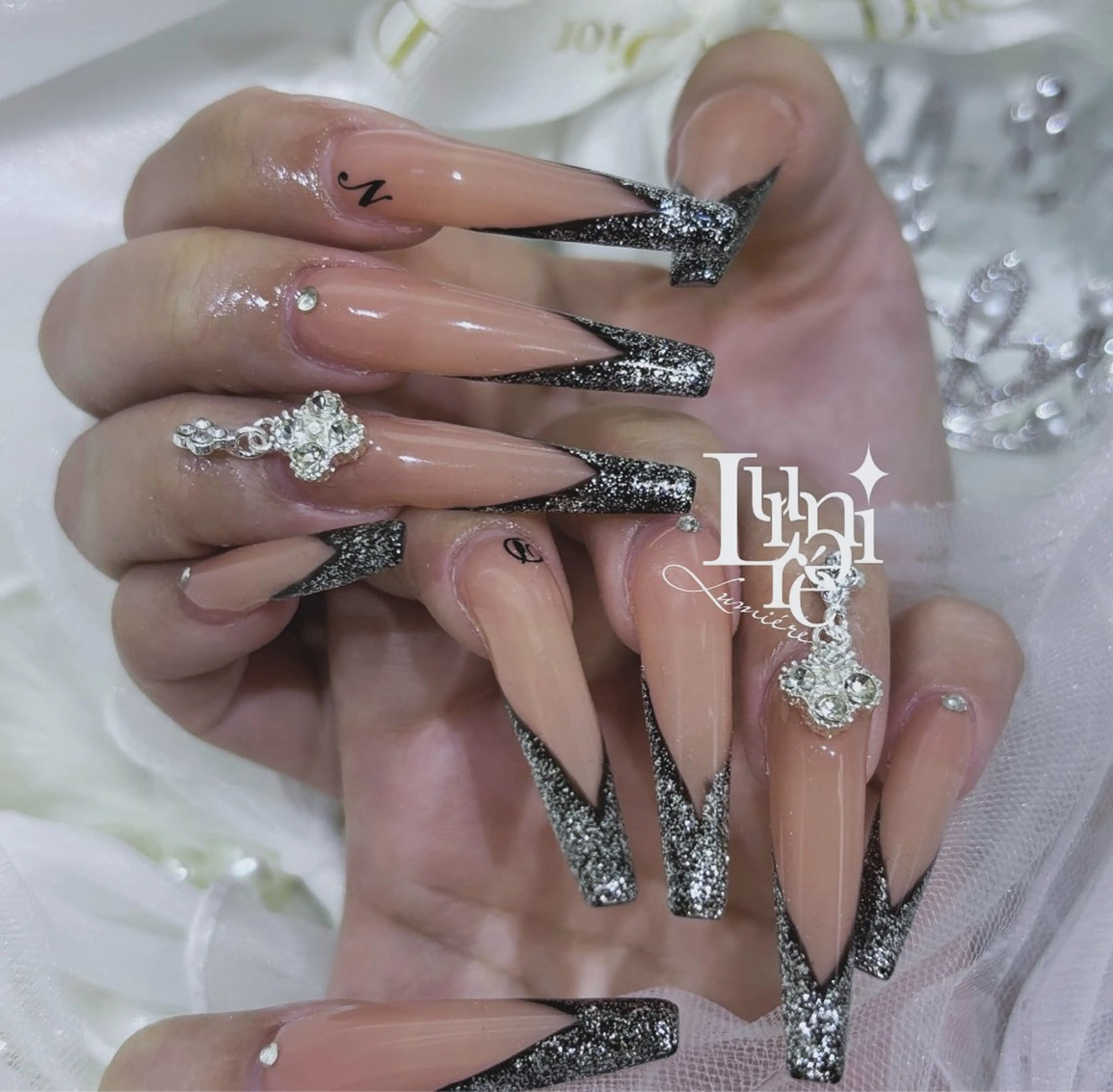 ネイル ロングネイル スーパーロングネイル ハンドネイル Nail salon Lumièreのネイルデザイン